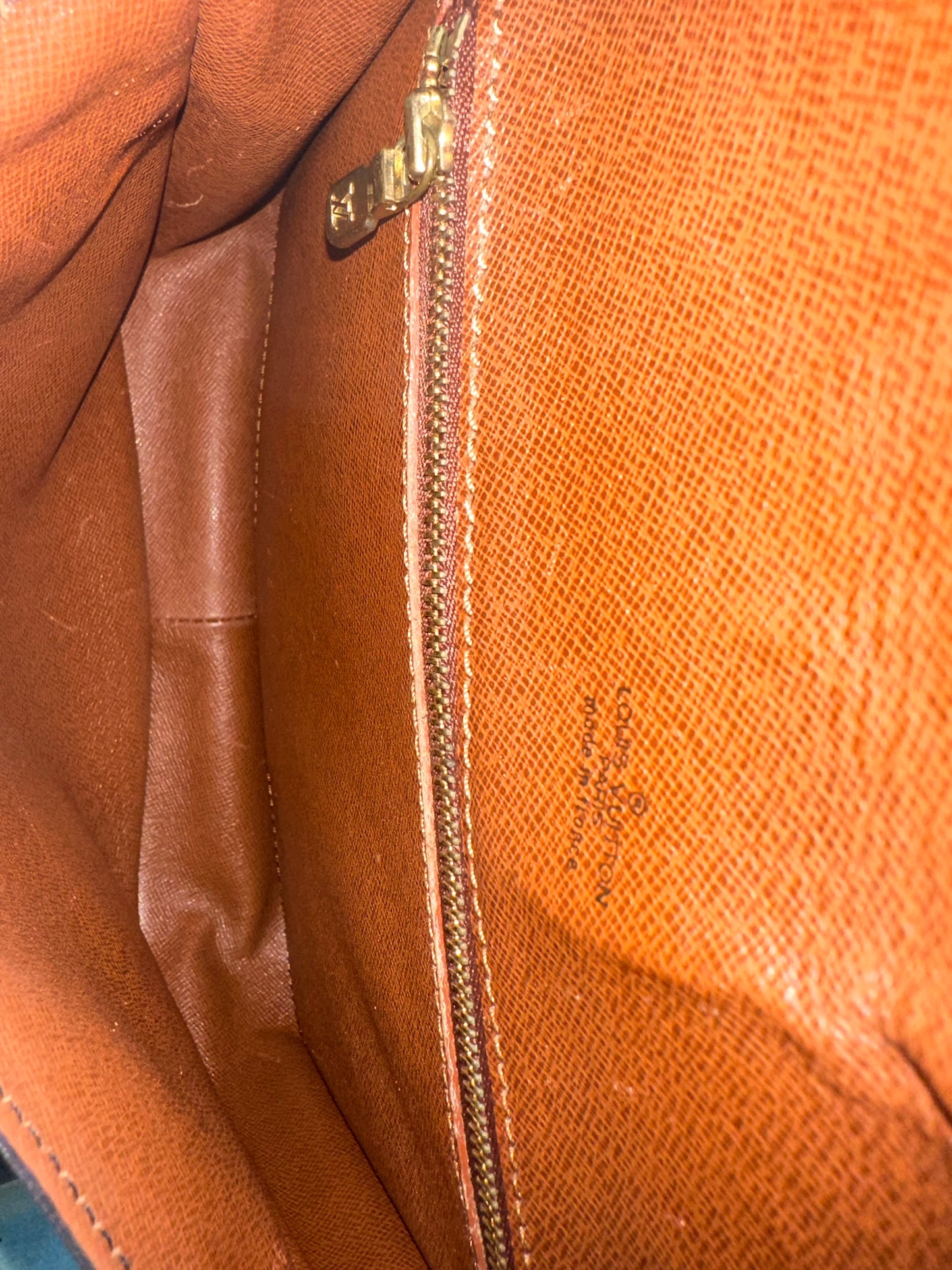 Pre-owned Authentic Louis Vuitton Saint Cloud GM Monogram Crossbody Bag