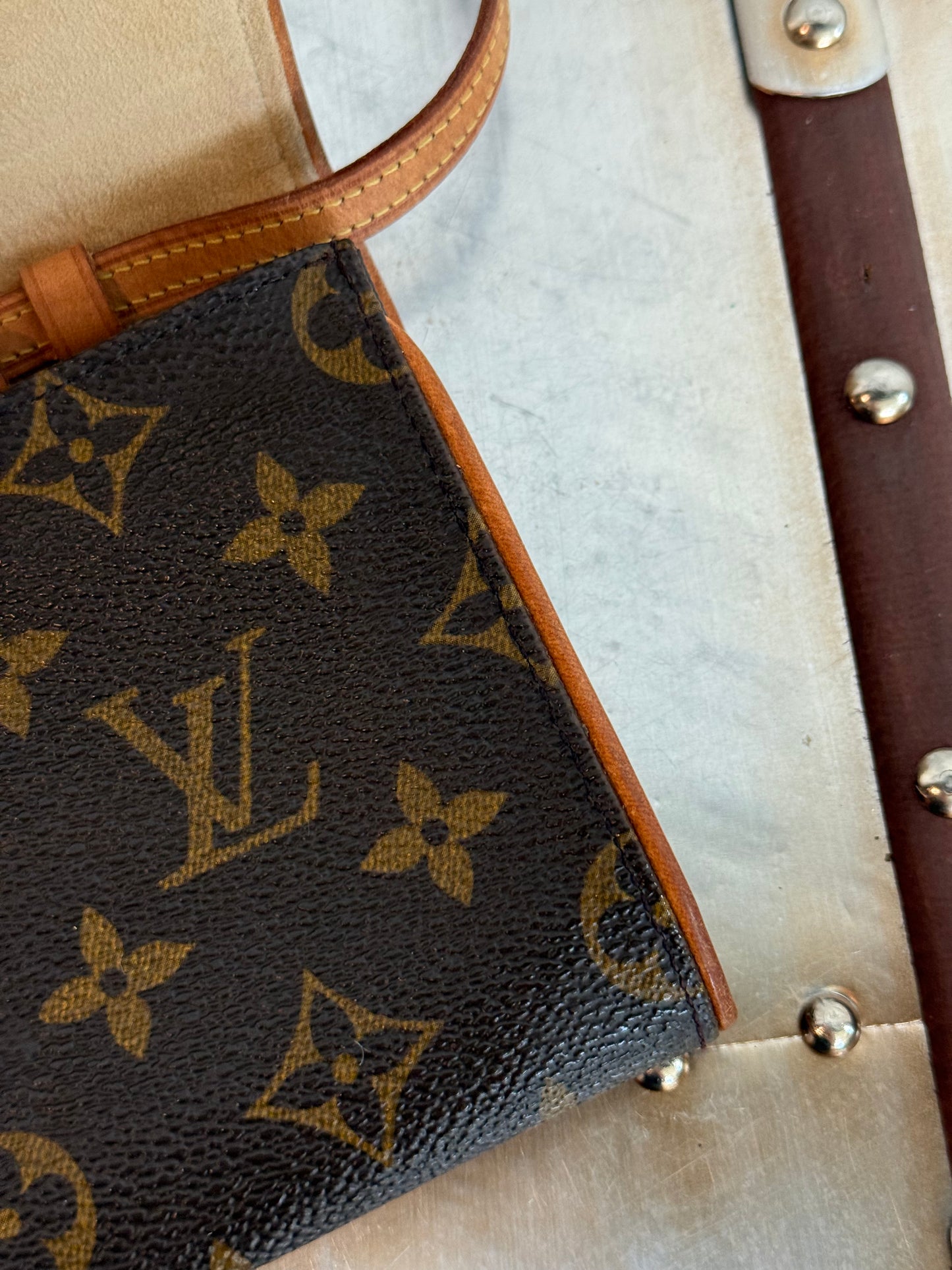 Pre-owned Authentic Louis Vuitton Pochette Twin GM Monogram Shoulder Bag