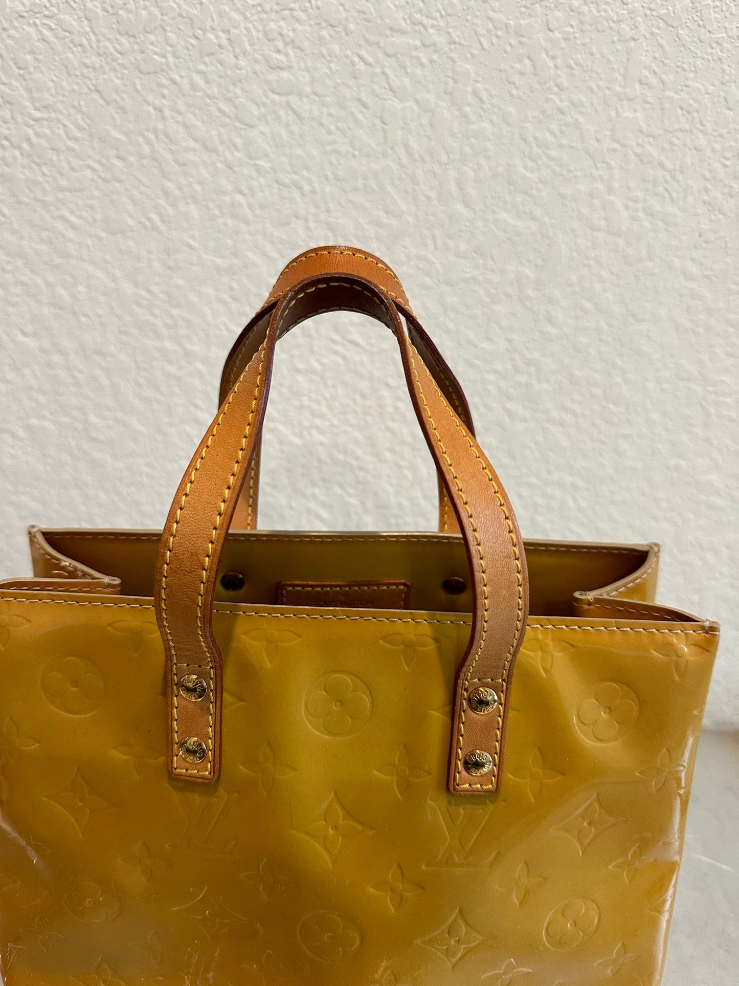Pre-owned Authentic Louis Vuitton Reade PM Vernis Handbag