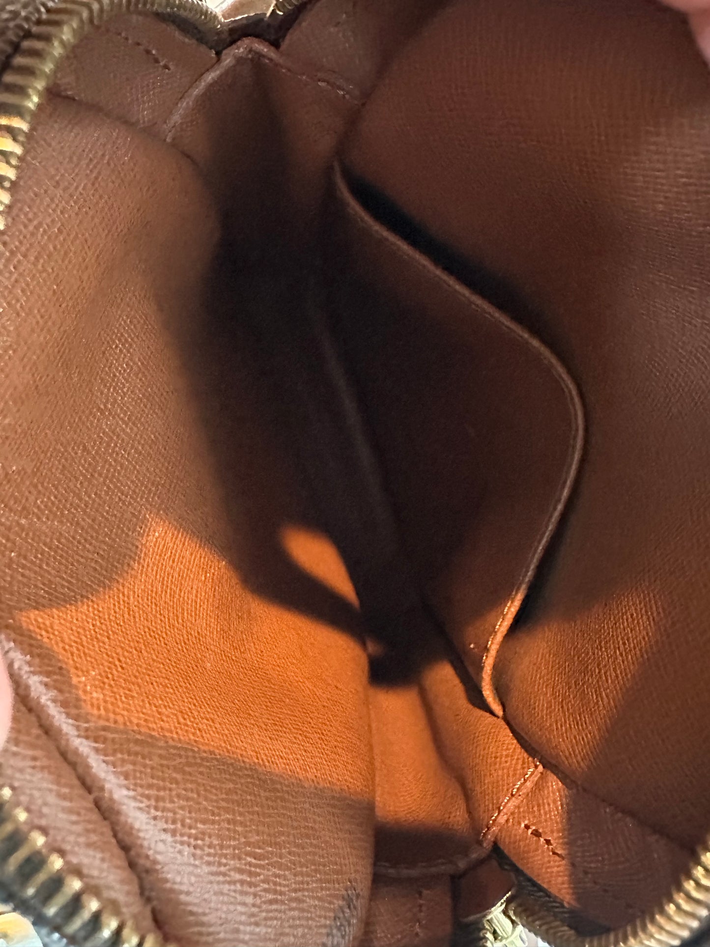 Pre-owned Authentic Louis Vuitton Amazon Monogram Crossbody Bag