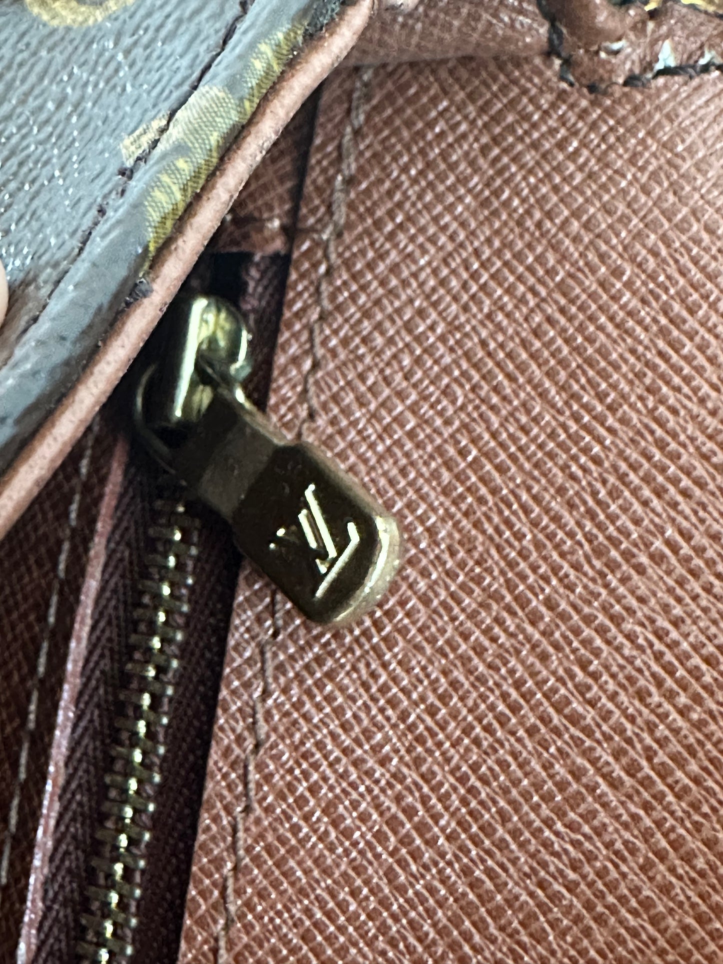 Pre-owned Authentic Louis Vuitton Chantilly MM Monogram Crossbody Bag