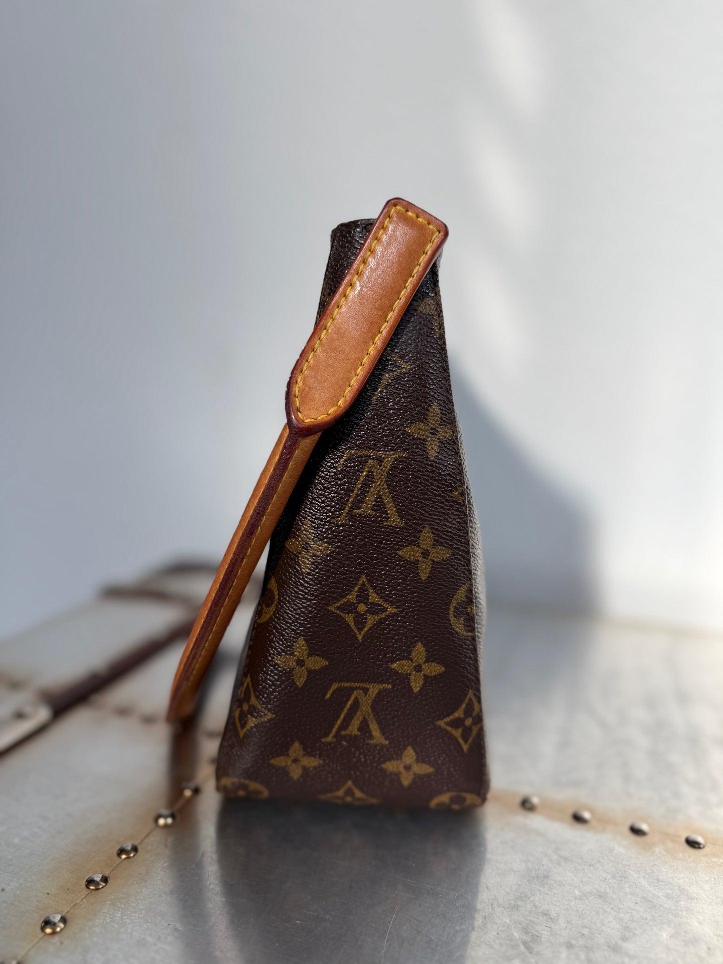 Pre-owned Authentic Louis Vuitton Looping MM Monogram Shoulder Bag
