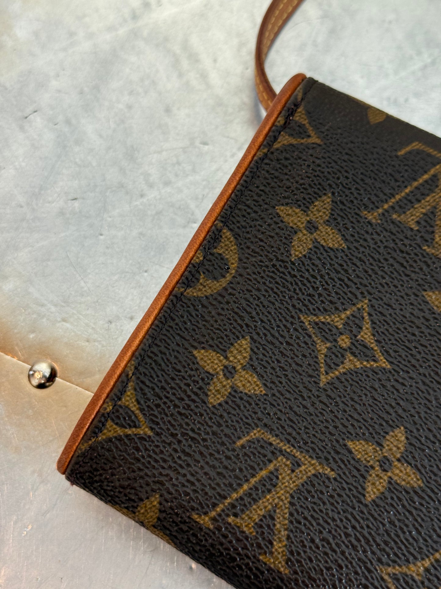 Pre-owned Authentic Louis Vuitton Pochette Twin GM Monogram Shoulder Bag