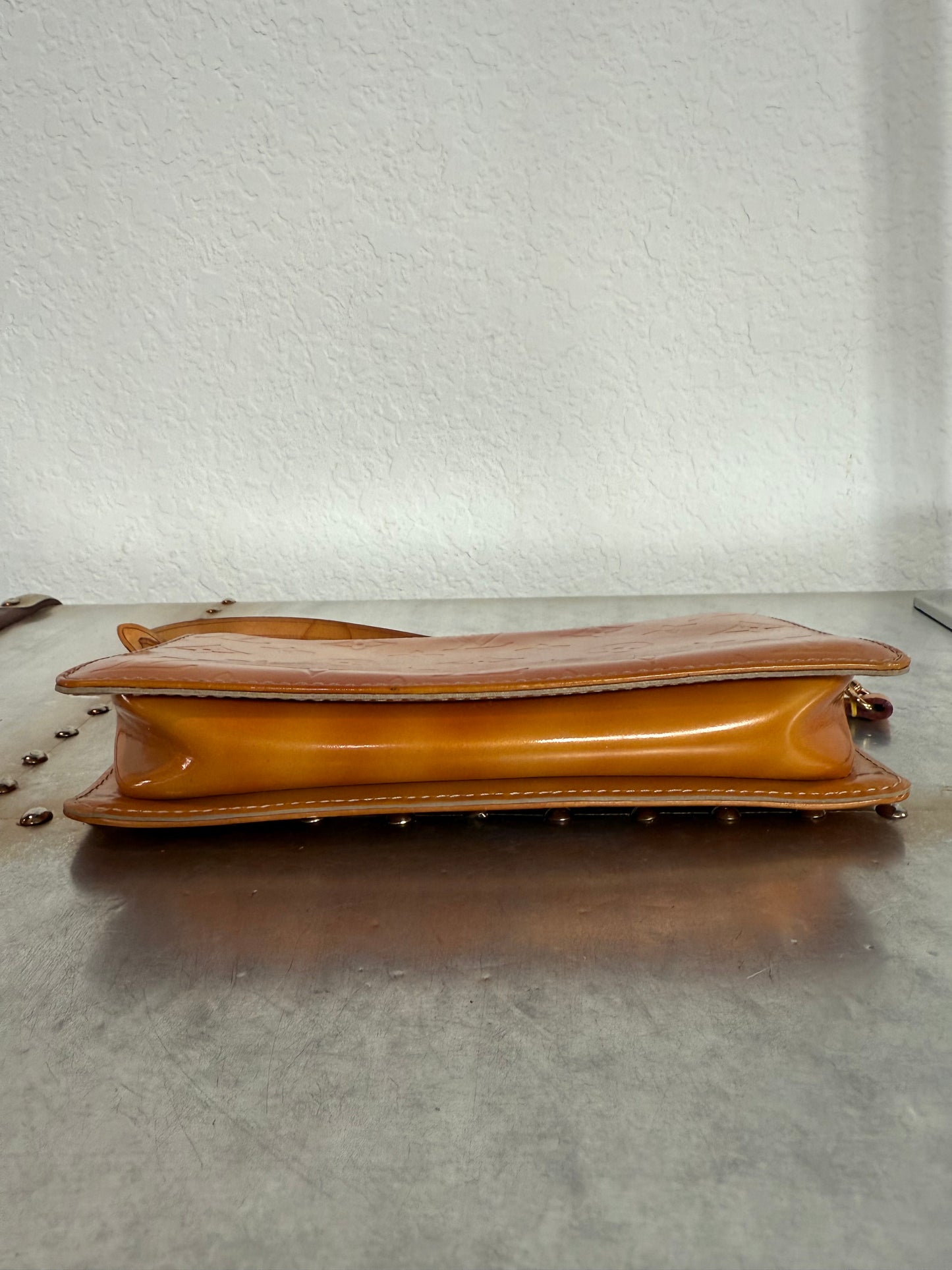Pre-owned Authentic Louis Vuitton Vernis Lexington Pochette Handbag