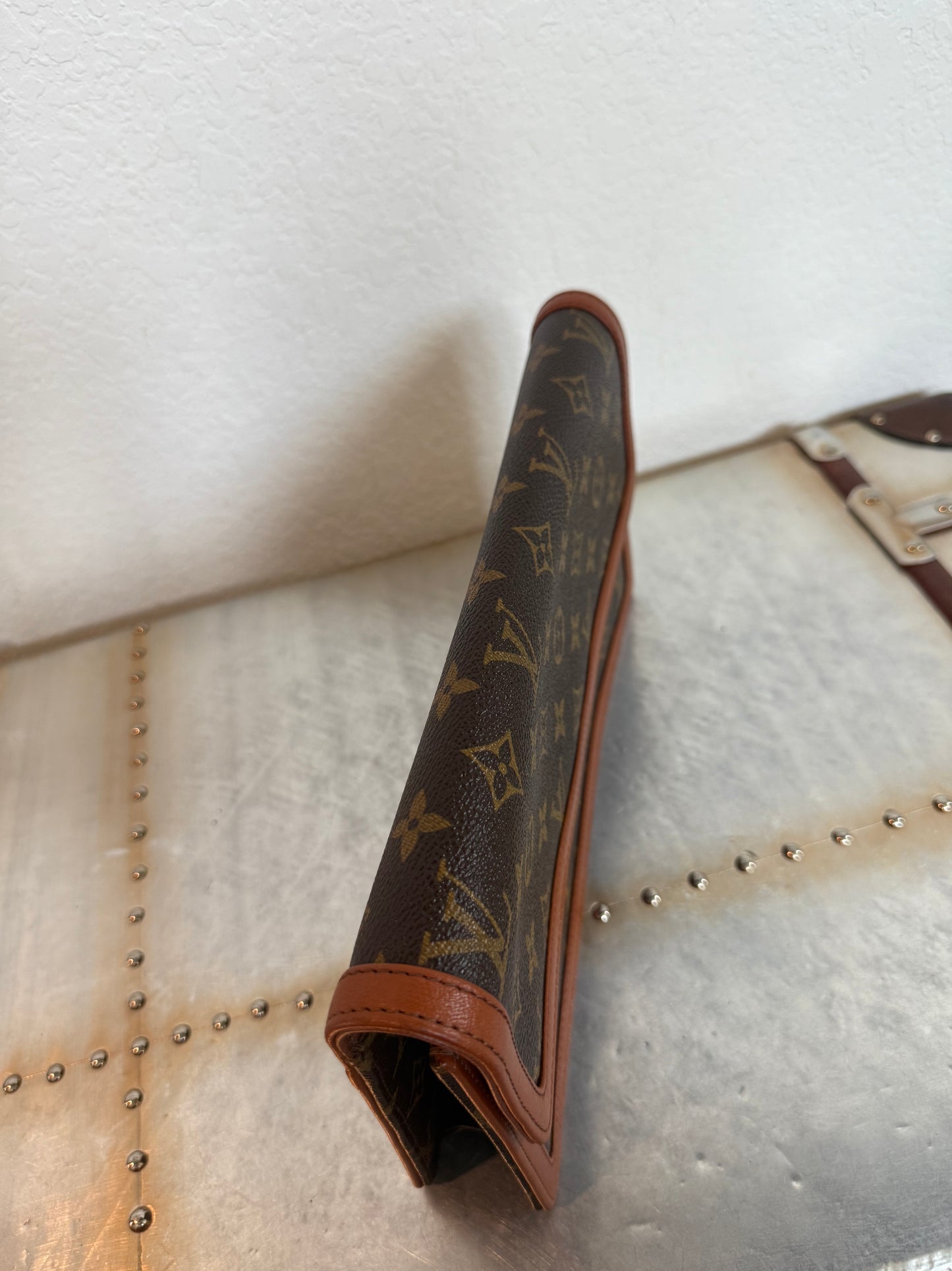 Pre-owned Authentic Louis Vuitton Monogram Dame Clutch Handbag