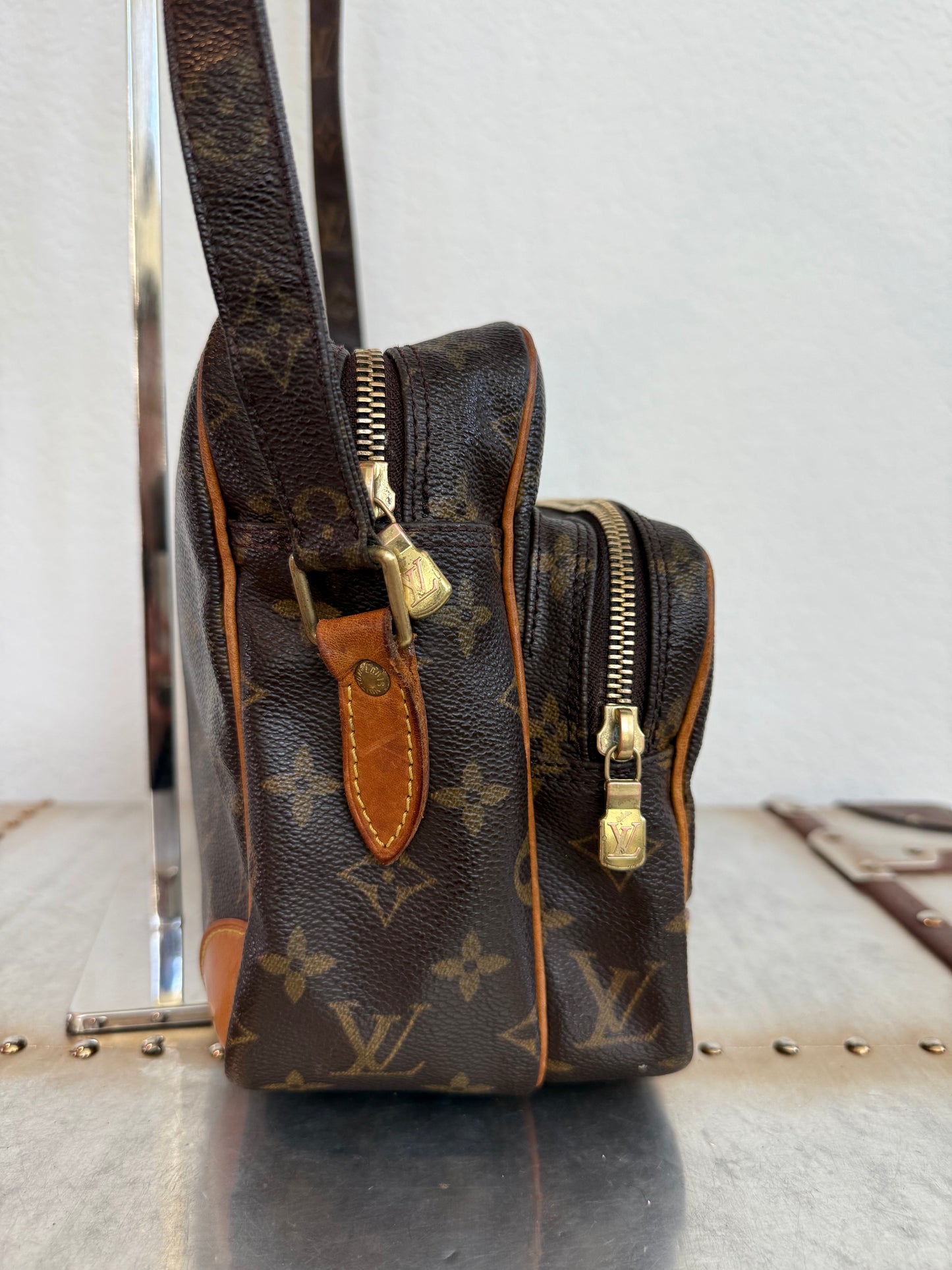 Pre-owned Louis Vuitton Nile PM Monogram Shoulder Bag/ Crossbody Bag