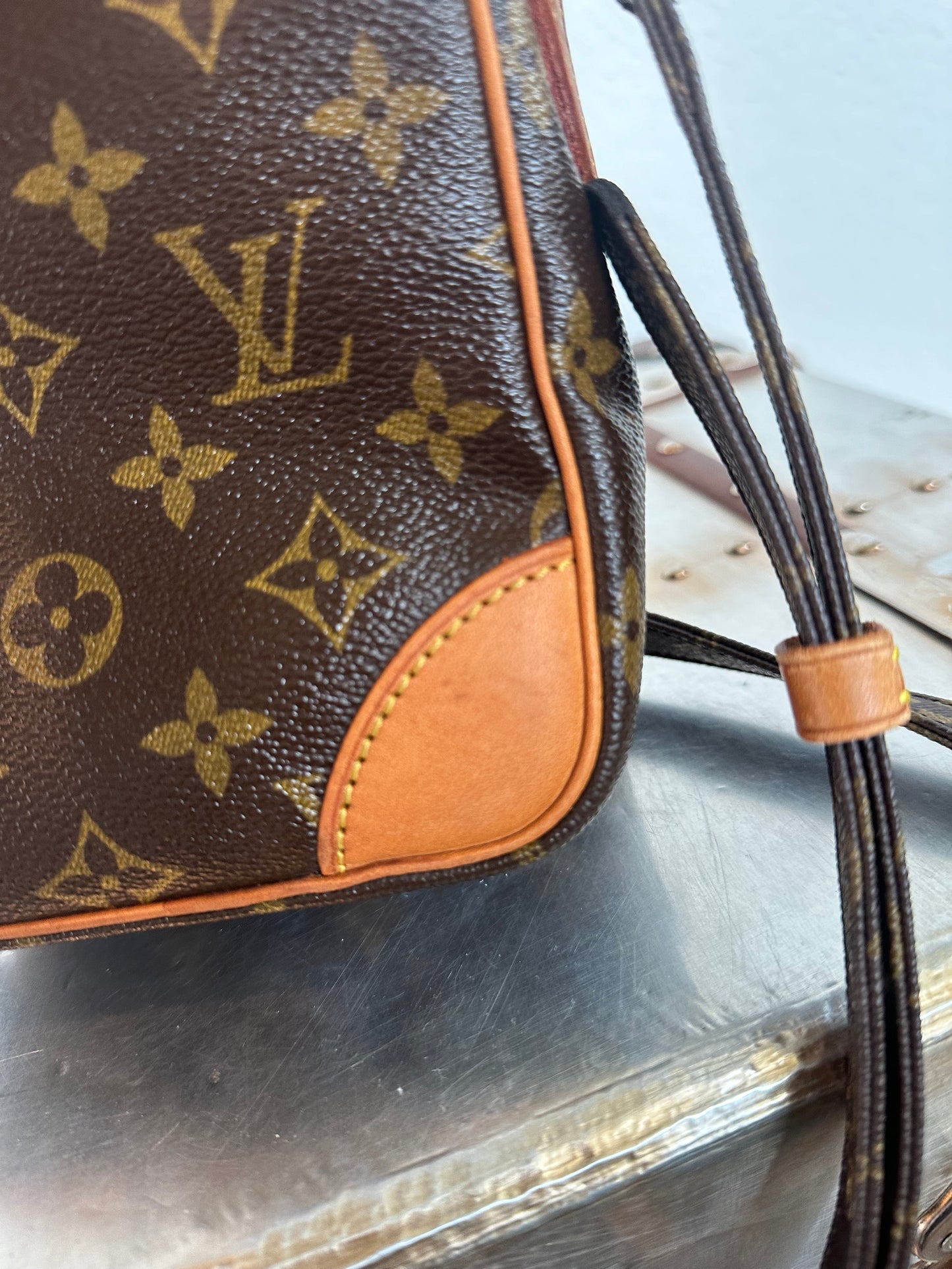 Pre-owned Authentic Louis Vuitton Amazon Monogram Crossbody Bag