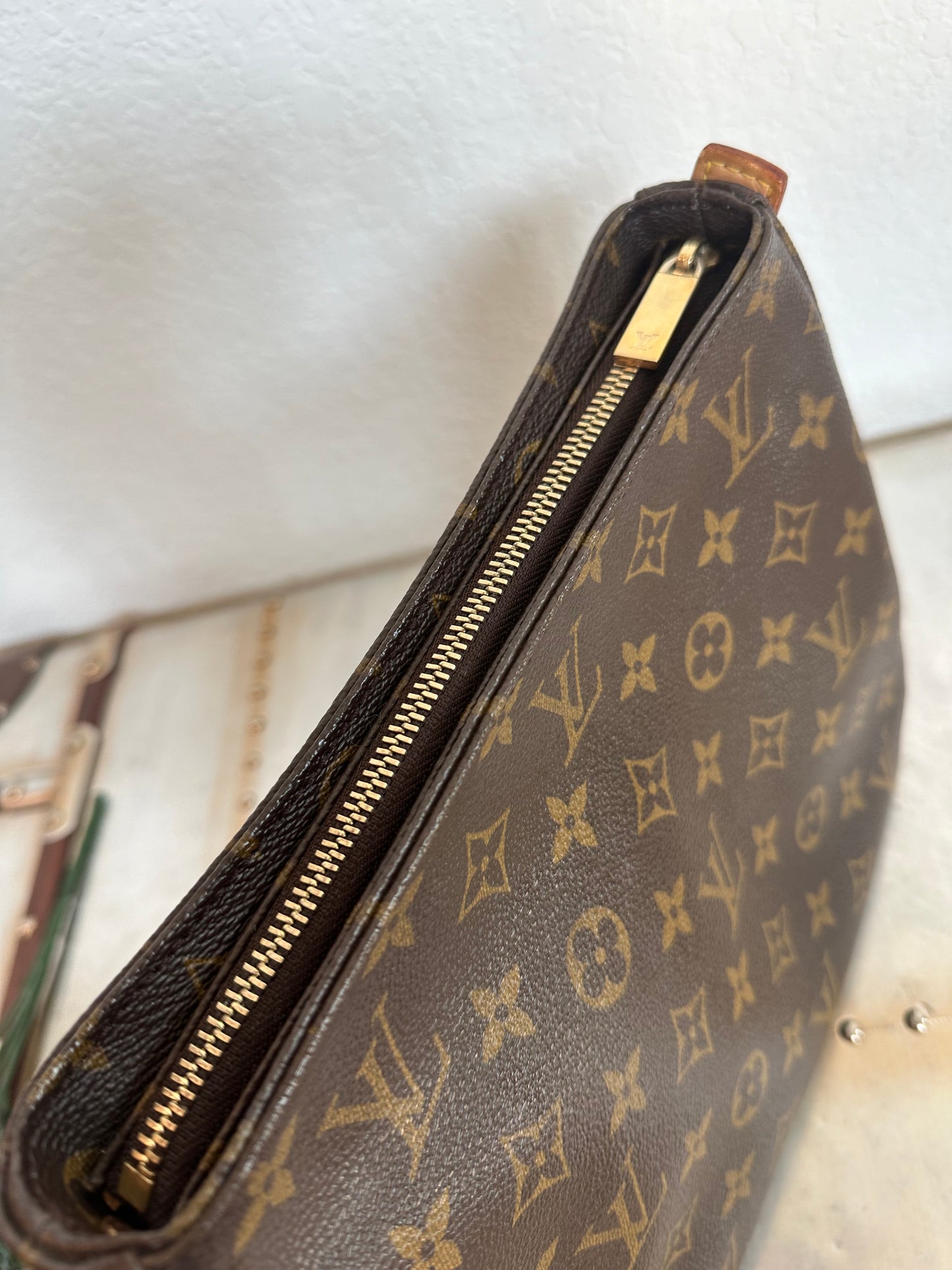 Pre-owned Authentic Louis Vuitton Looping MM Monogram Shoulder Bag