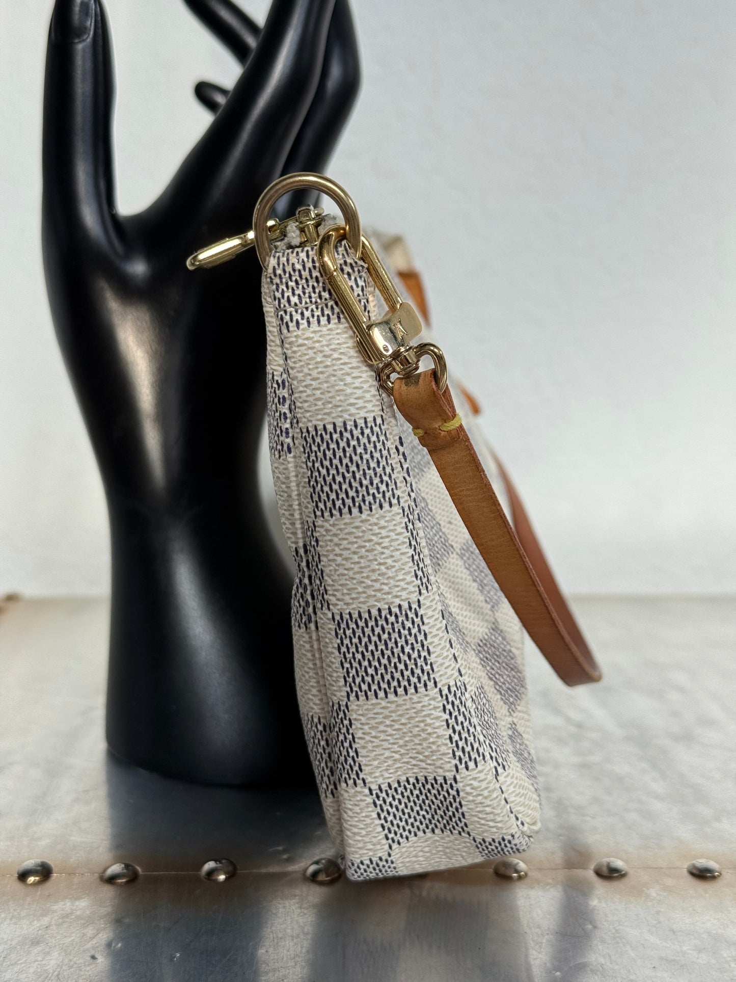 Pre-owned Louis Vuitton Pochette Accessoires Damier Azur Shoulder / Handbag