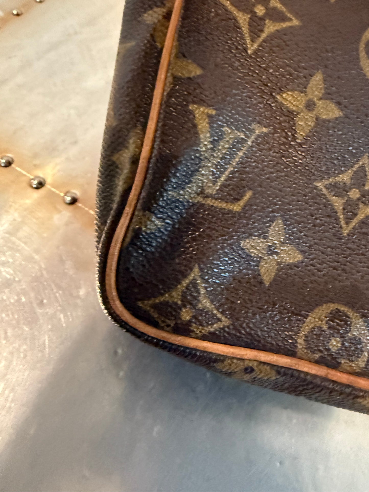 Pre-owned Louis Vuitton Mini Amazon Monogram Crossbody Bag