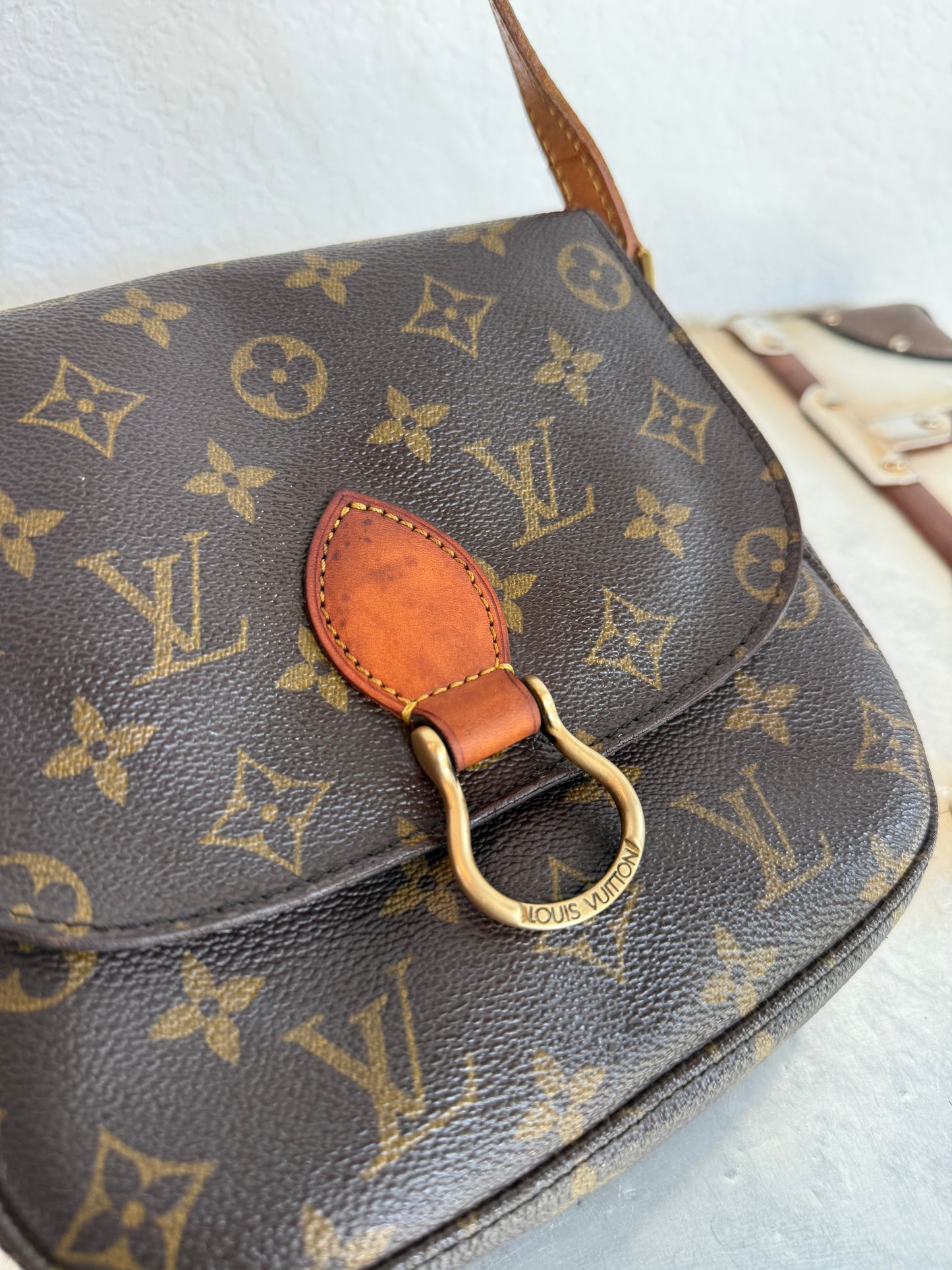 Pre-owned Authentic Louis Vuitton Saint Cloud MM Monogram Shoulder / Crossbody Bag