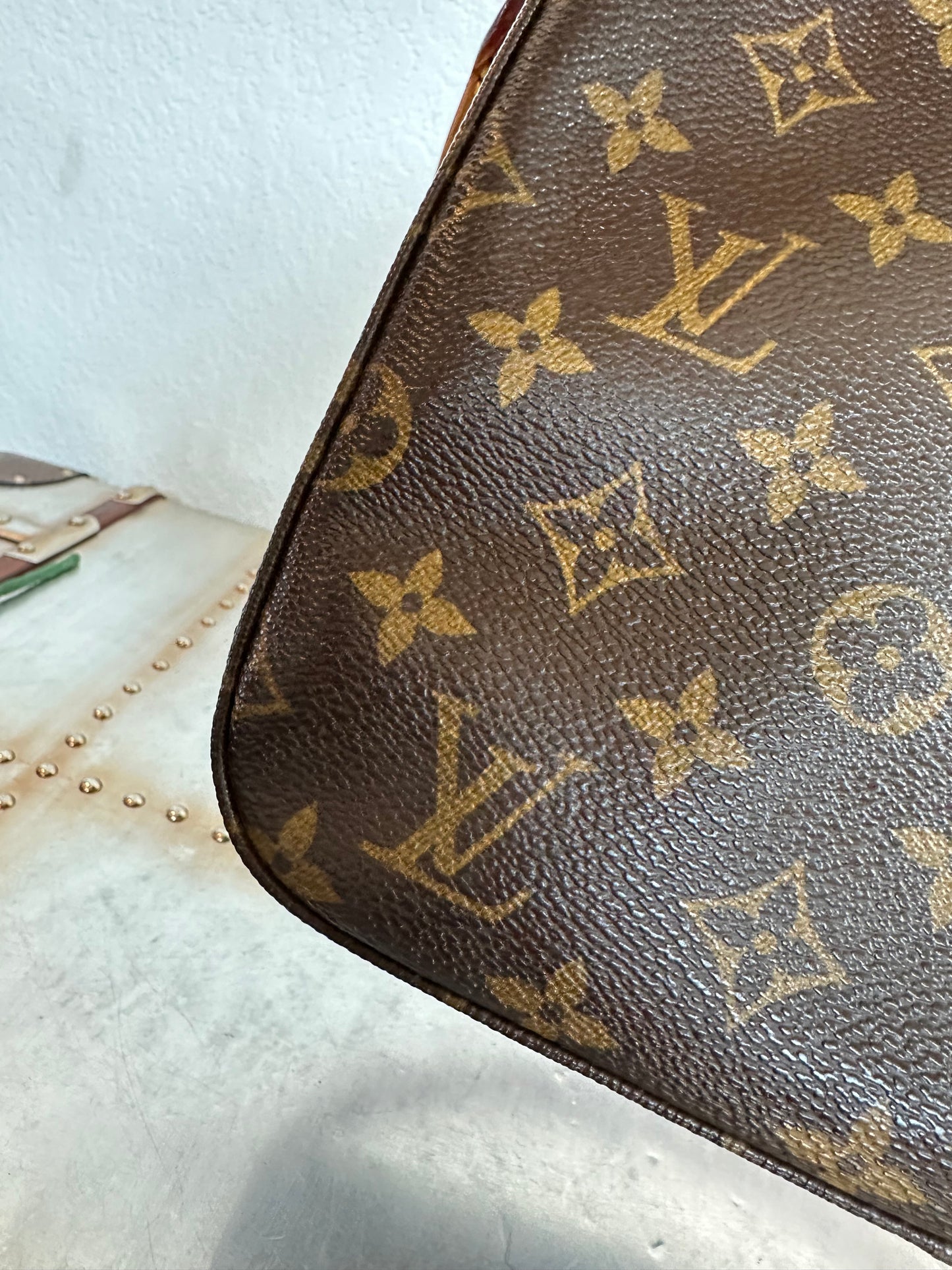Pre-owned Authentic Louis Vuitton Looping MM Monogram Shoulder Bag