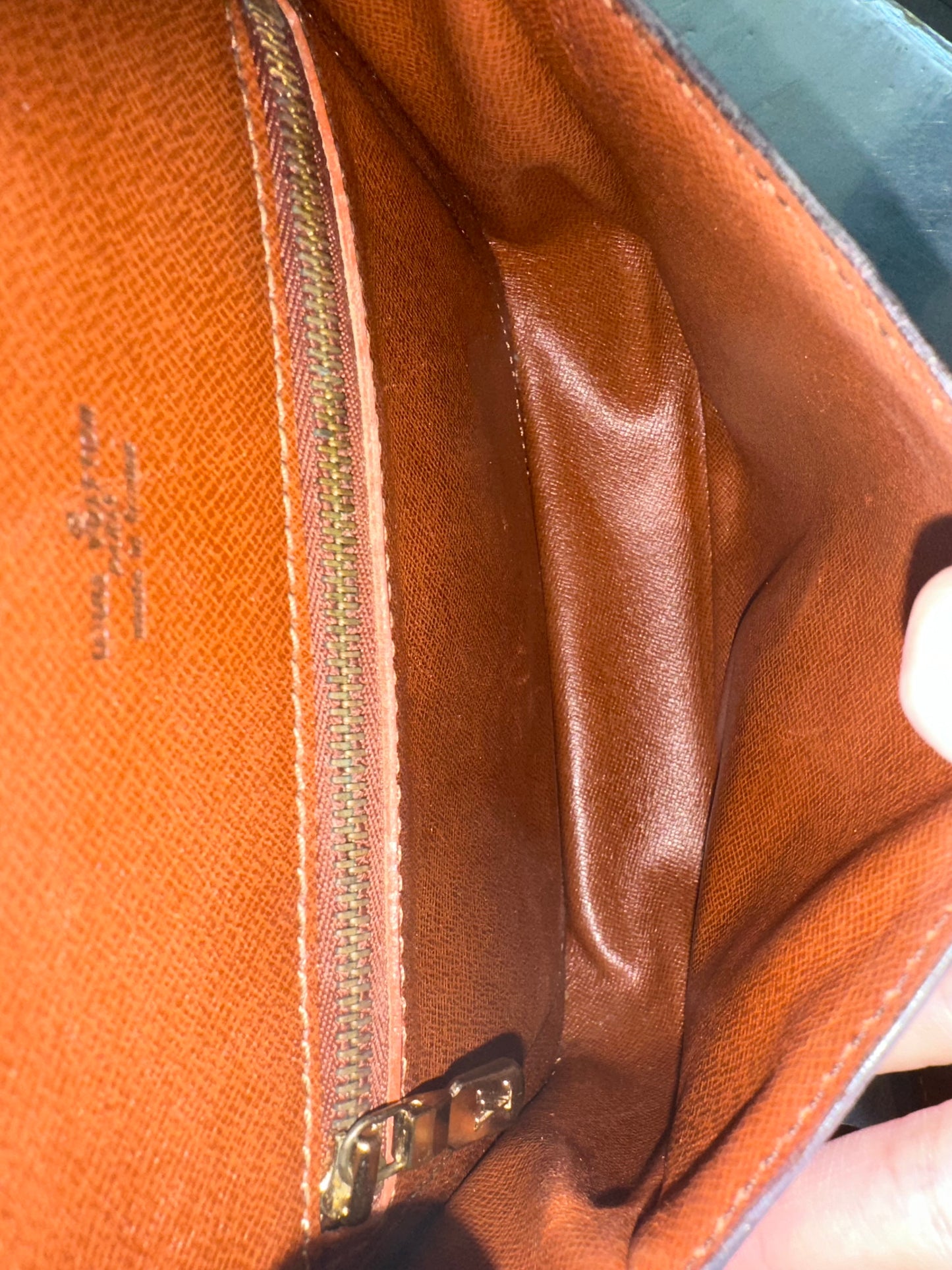 Pre-owned Authentic Louis Vuitton Saint Cloud MM Monogram Shoulder / Crossbody Bag