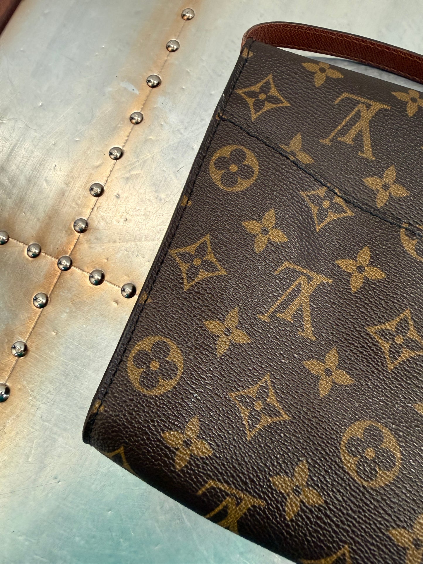 Pre-owned Authentic Louis Vuitton Bordeaux 27 2-Way Clutch / Shoulder Bag