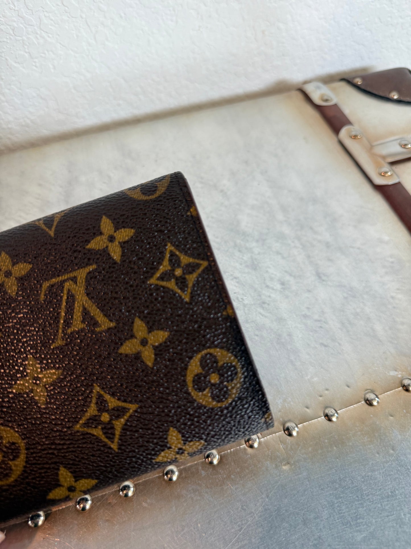 Pre-owned Authentic Louis Vuitton Portefeuille International Monogram Wallet