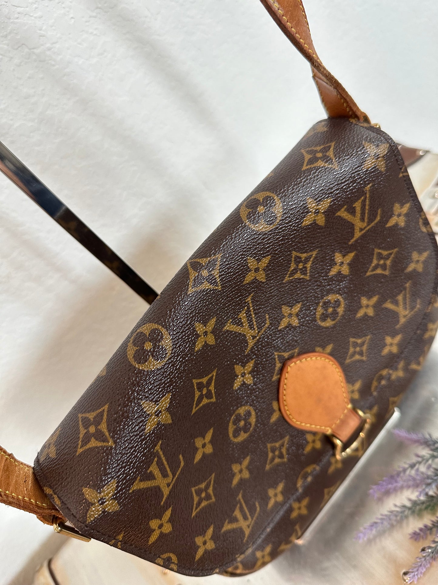 Pre-owned Authentic Louis Vuitton Saint Cloud GM Monogram Crossbody Bag