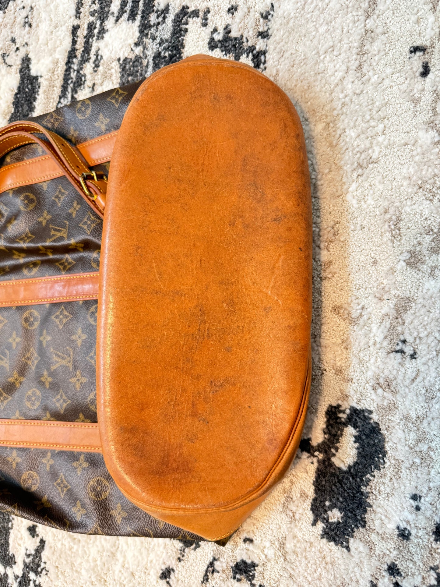 Pre-owned Authentic Louis Vuitton Randonnee GM Monogram Backpack