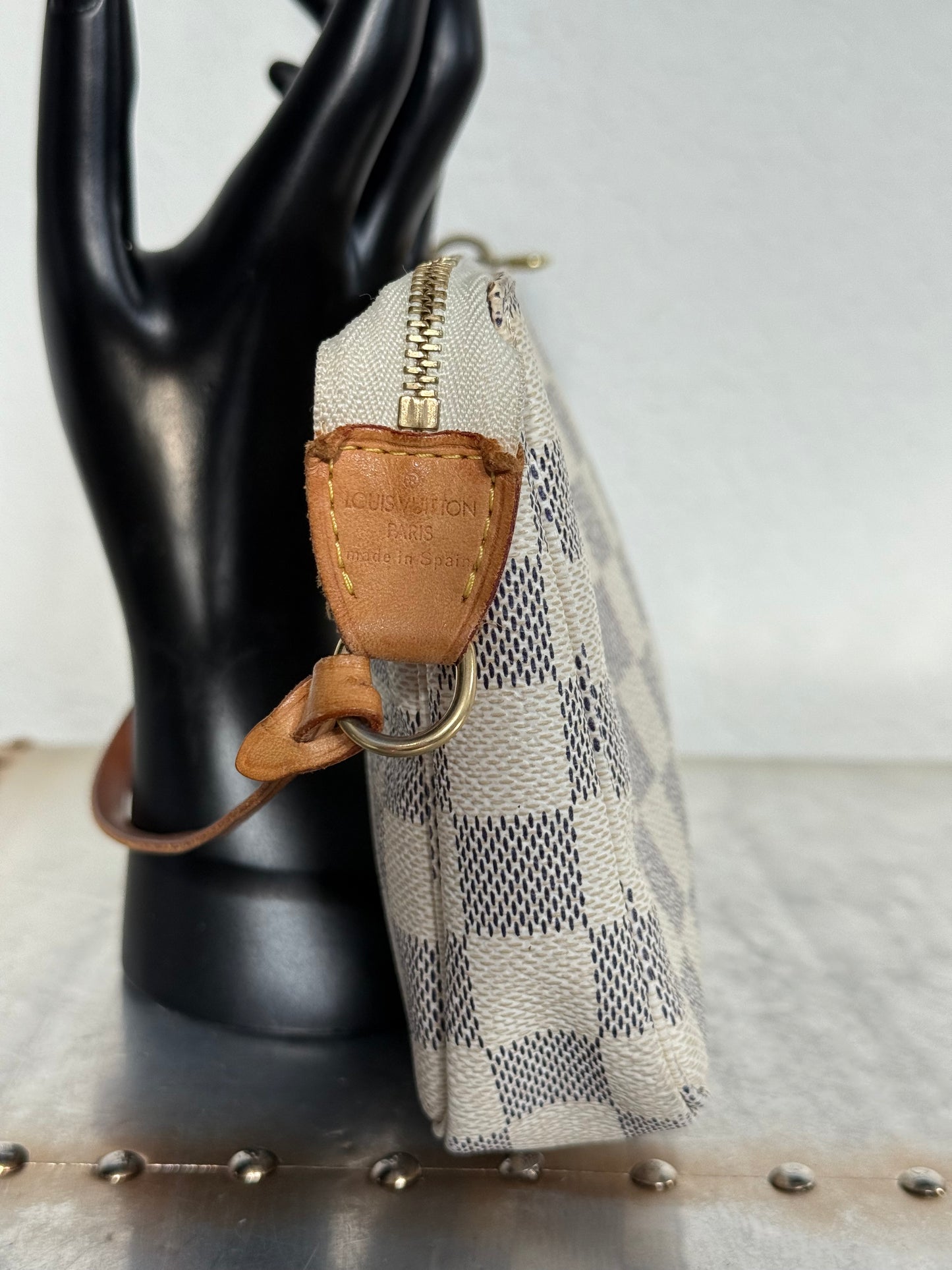 Pre-owned Louis Vuitton Pochette Accessoires Damier Azur Shoulder / Handbag