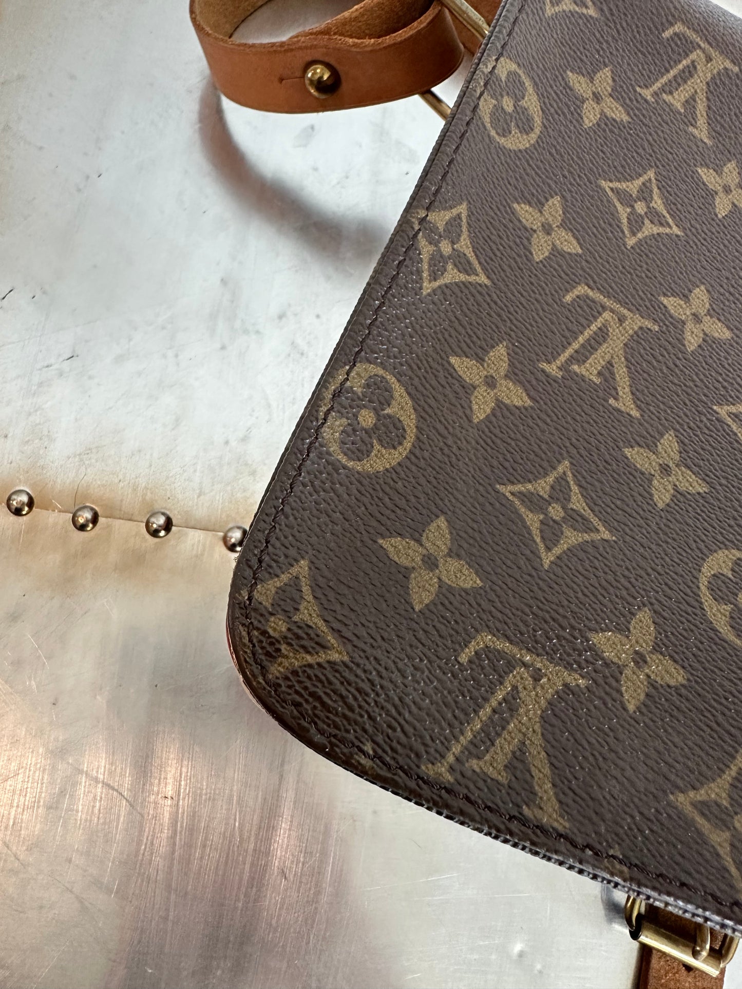 Pre-owned Louis Vuitton Cartouchiere GM Monogram Shoulder / Crossbody Bag