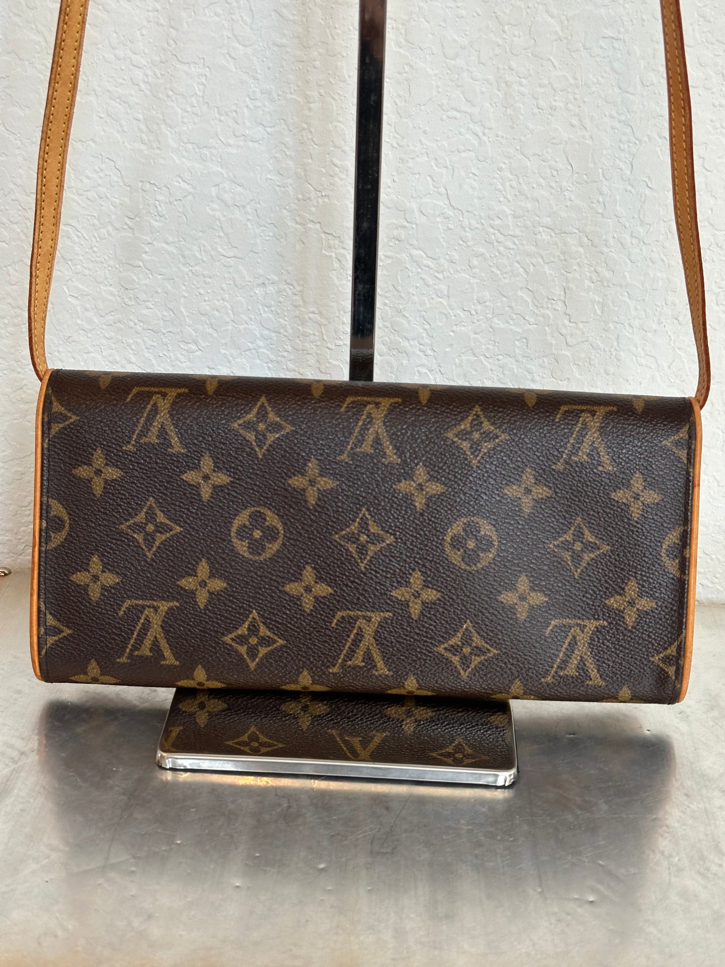 Pre-owned Authentic Louis Vuitton Pochette Twin GM Monogram Shoulder Bag