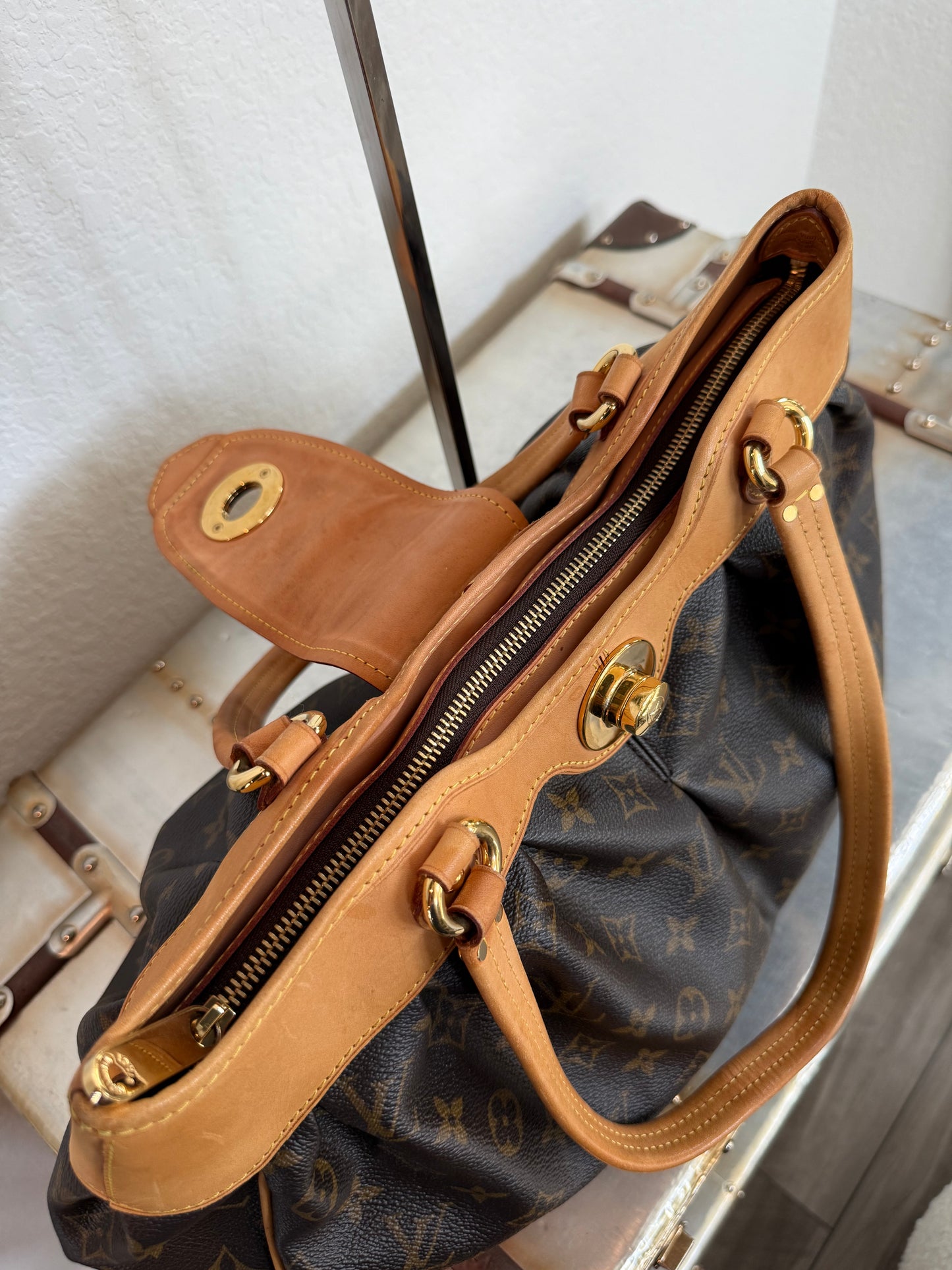Pre-owned Authentic Louis Vuitton Boetie GM Monogram Shoulder Bag