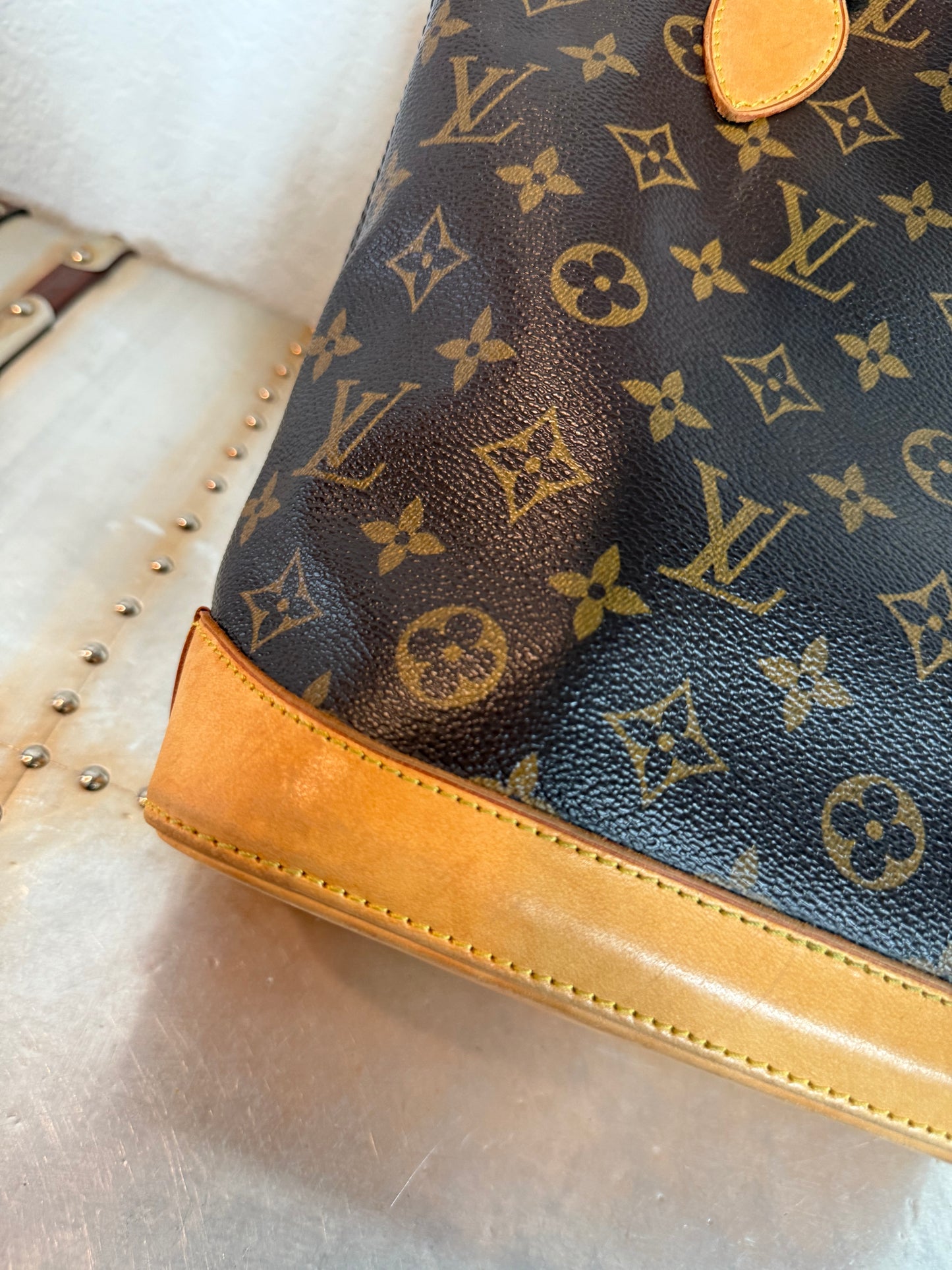 Pre-owned Authentic Louis Vuitton Lockit PM Monogram Handbag