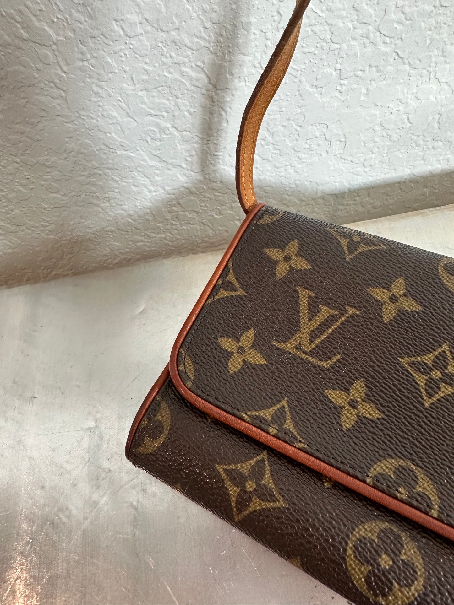 Pre-owned Authentic Louis Vuitton Pochette Twin GM Monogram Shoulder Bag