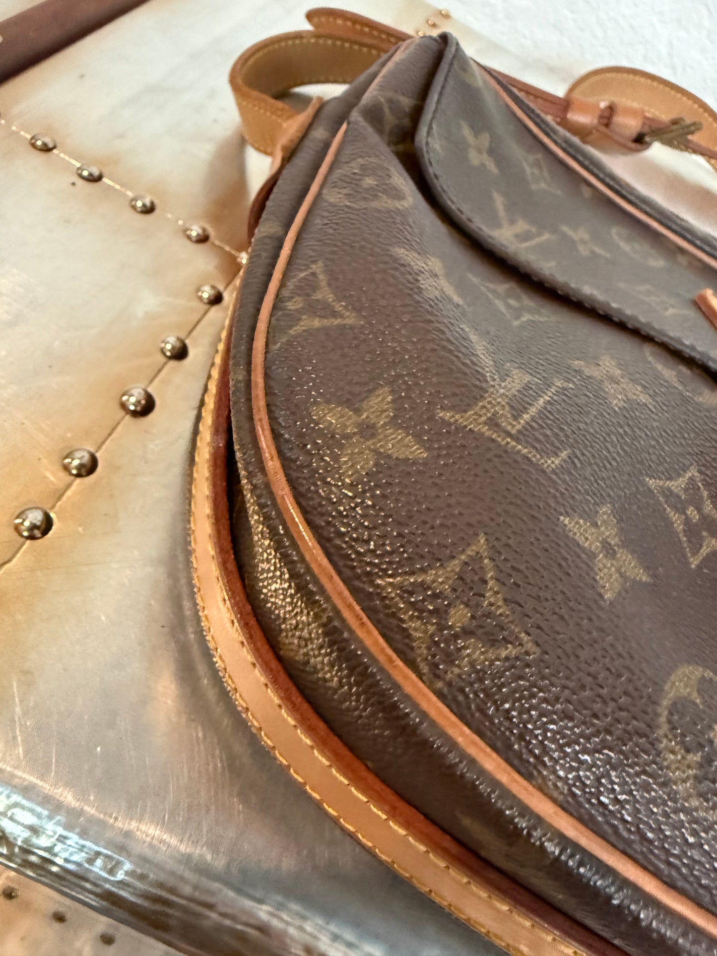 Pre-owned Authentic Louis Vuitton Jeune Fille GM Monogram Crossbody Bag