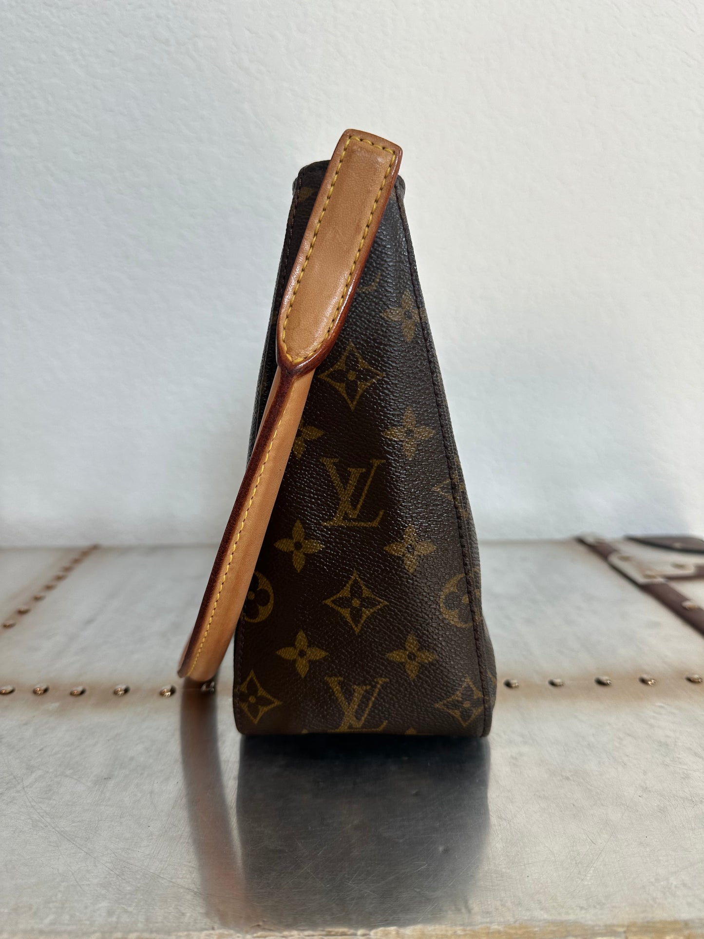 Pre-owned Authentic Louis Vuitton Looping MM Monogram Shoulder Bag