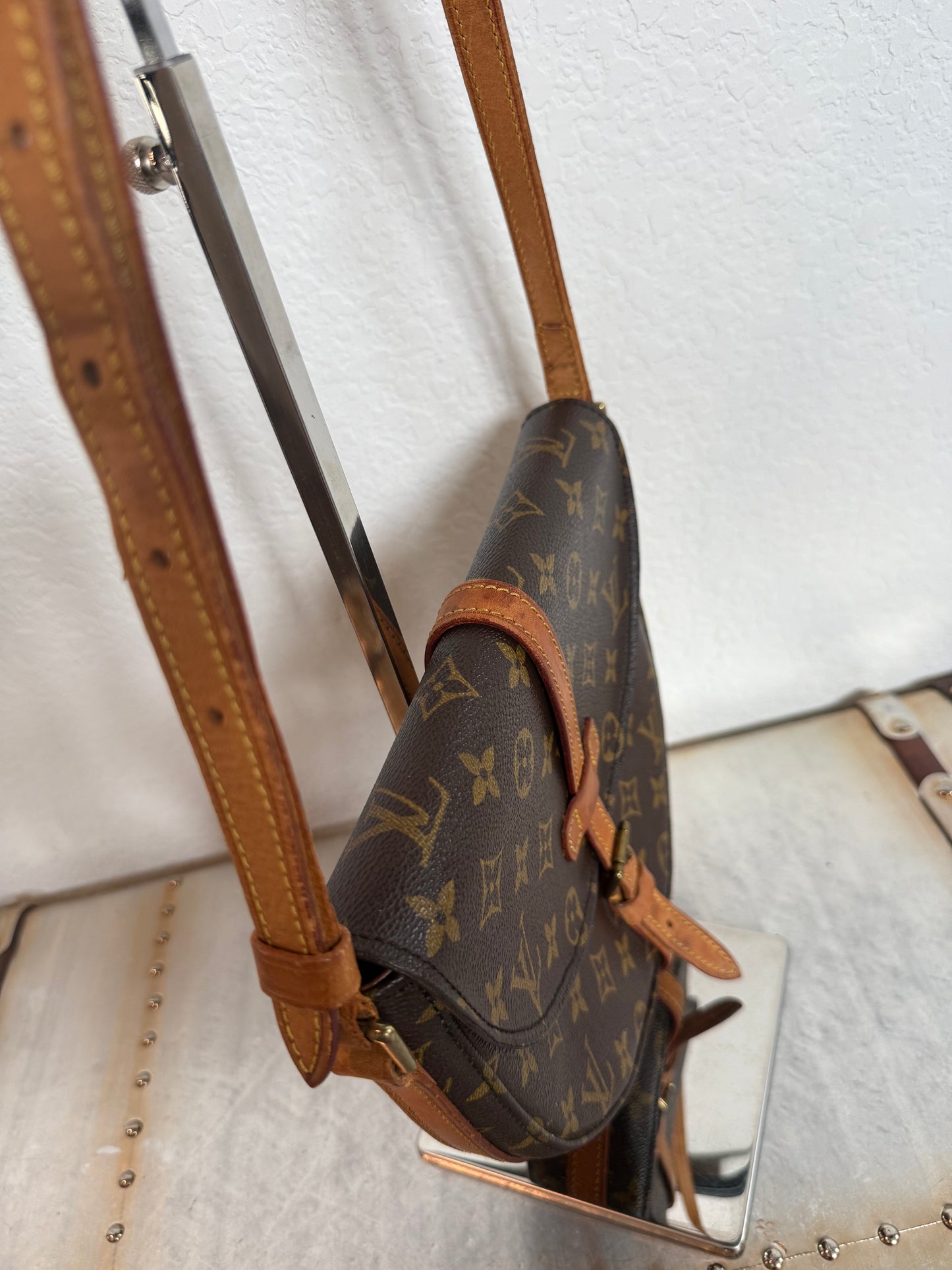 Pre-owned Authentic Louis Vuitton Chantilly MM Monogram Crossbody Bag