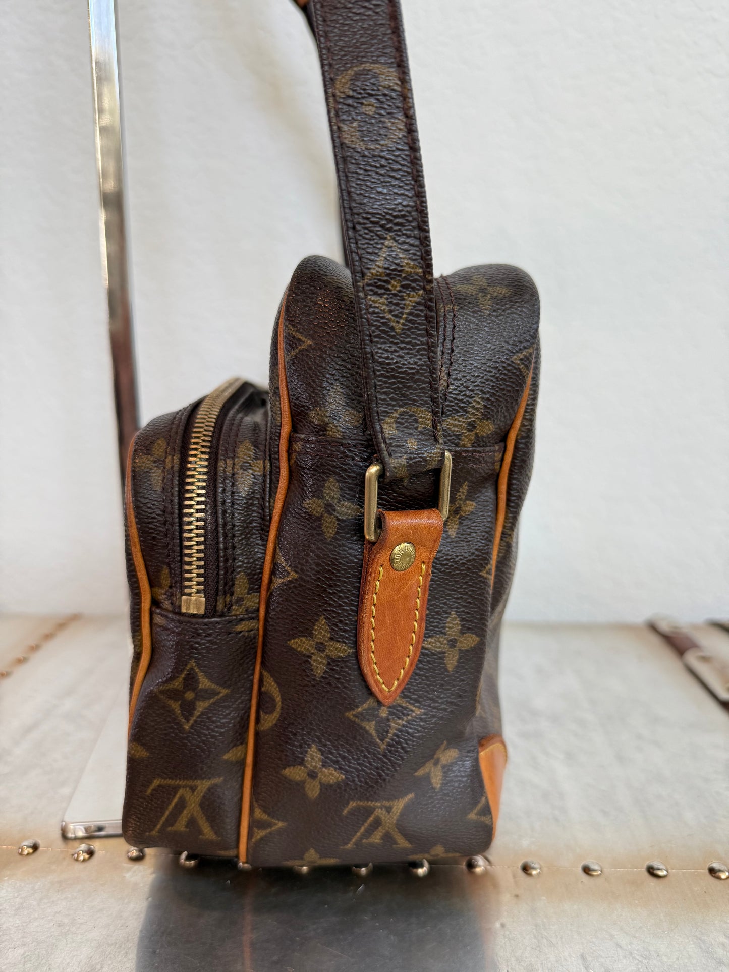 Pre-owned Louis Vuitton Nile PM Monogram Shoulder Bag/ Crossbody Bag
