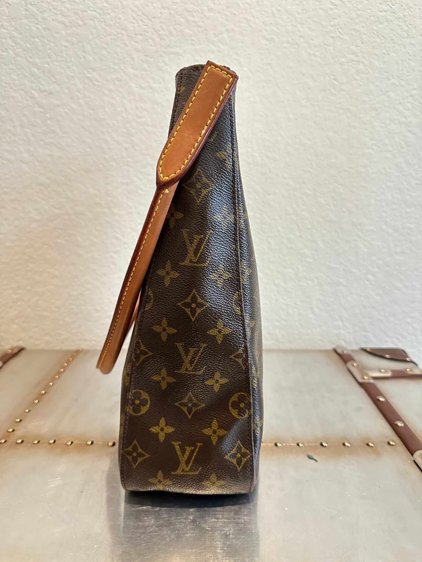 Pre-owned Authentic Louis Vuitton Looping GM Monogram Shoulder Bag