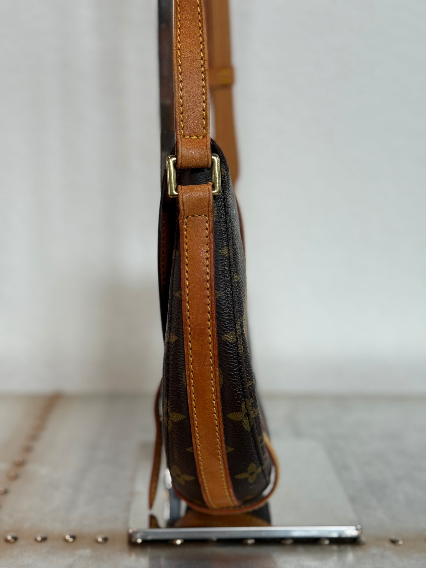 Pre-owned Authentic Louis Vuitton Chantilly PM Monogram Crossbody Bag
