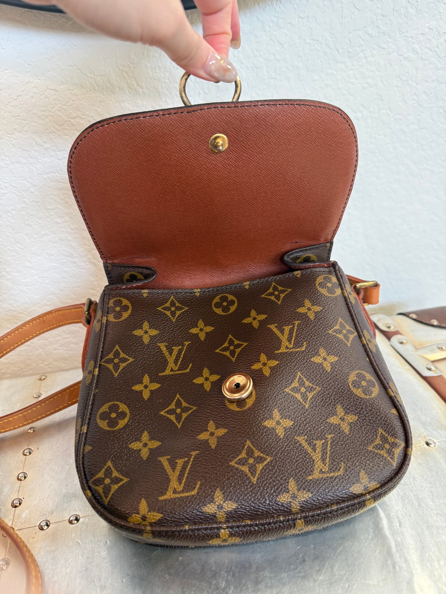 Pre-owned Authentic Louis Vuitton Saint Cloud MM Monogram Shoulder / Crossbody Bag