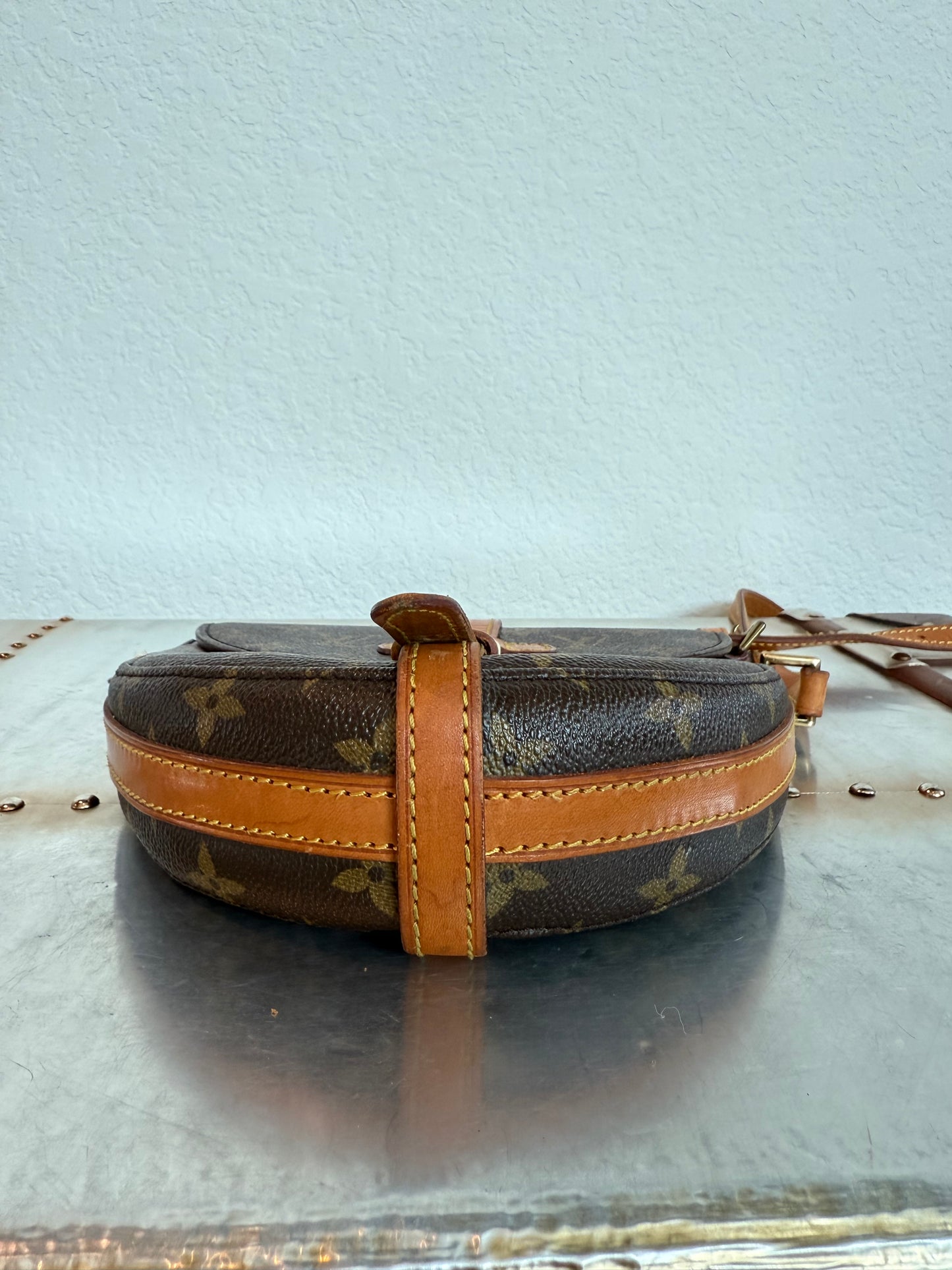 Pre-owned Authentic Louis Vuitton Chantilly PM Monogram Crossbody Bag