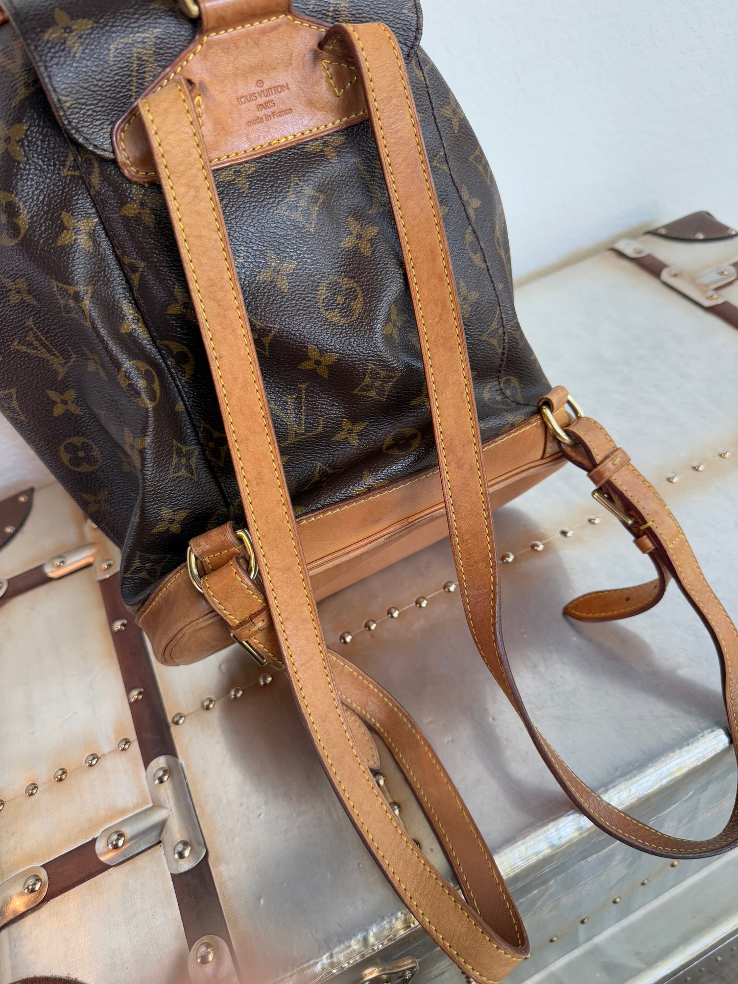 Pre-owned Authentic Louis Vuitton Montsouris MM Monogram Backpack