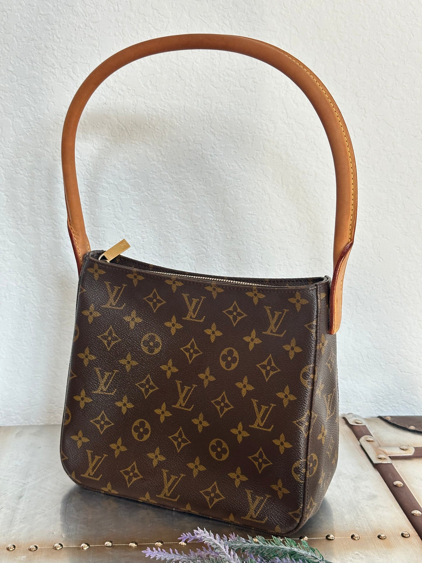 Pre-owned Authentic Louis Vuitton Looping MM Monogram Shoulder Bag