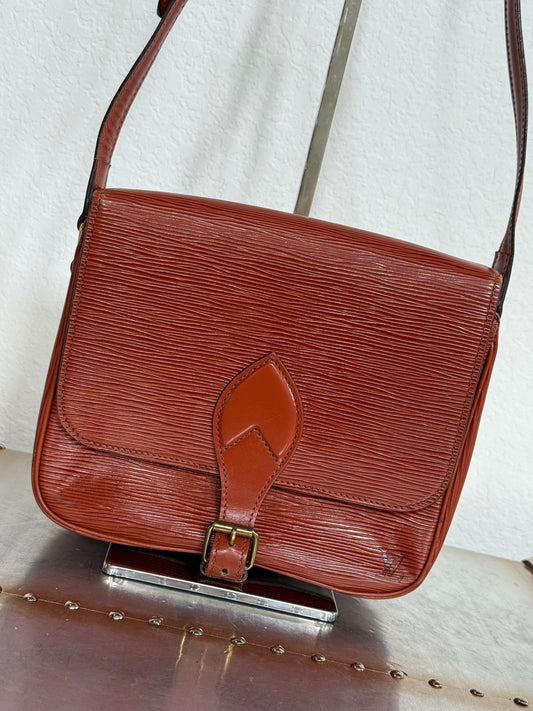 Pre-owned Louis Vuitton Cartouchiere MM Epi Shoulder / Crossbody Bag