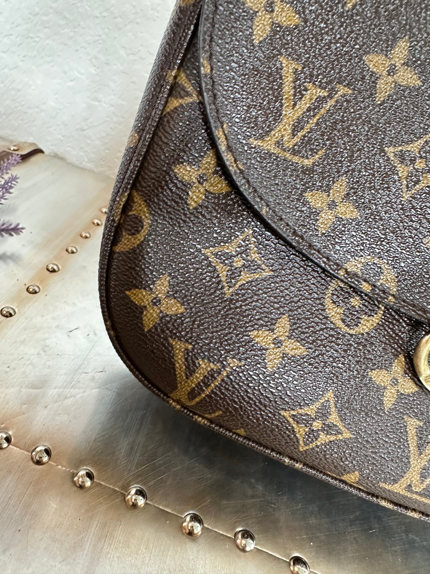 Pre-owned Authentic Louis Vuitton Saint Cloud GM Monogram Crossbody Bag