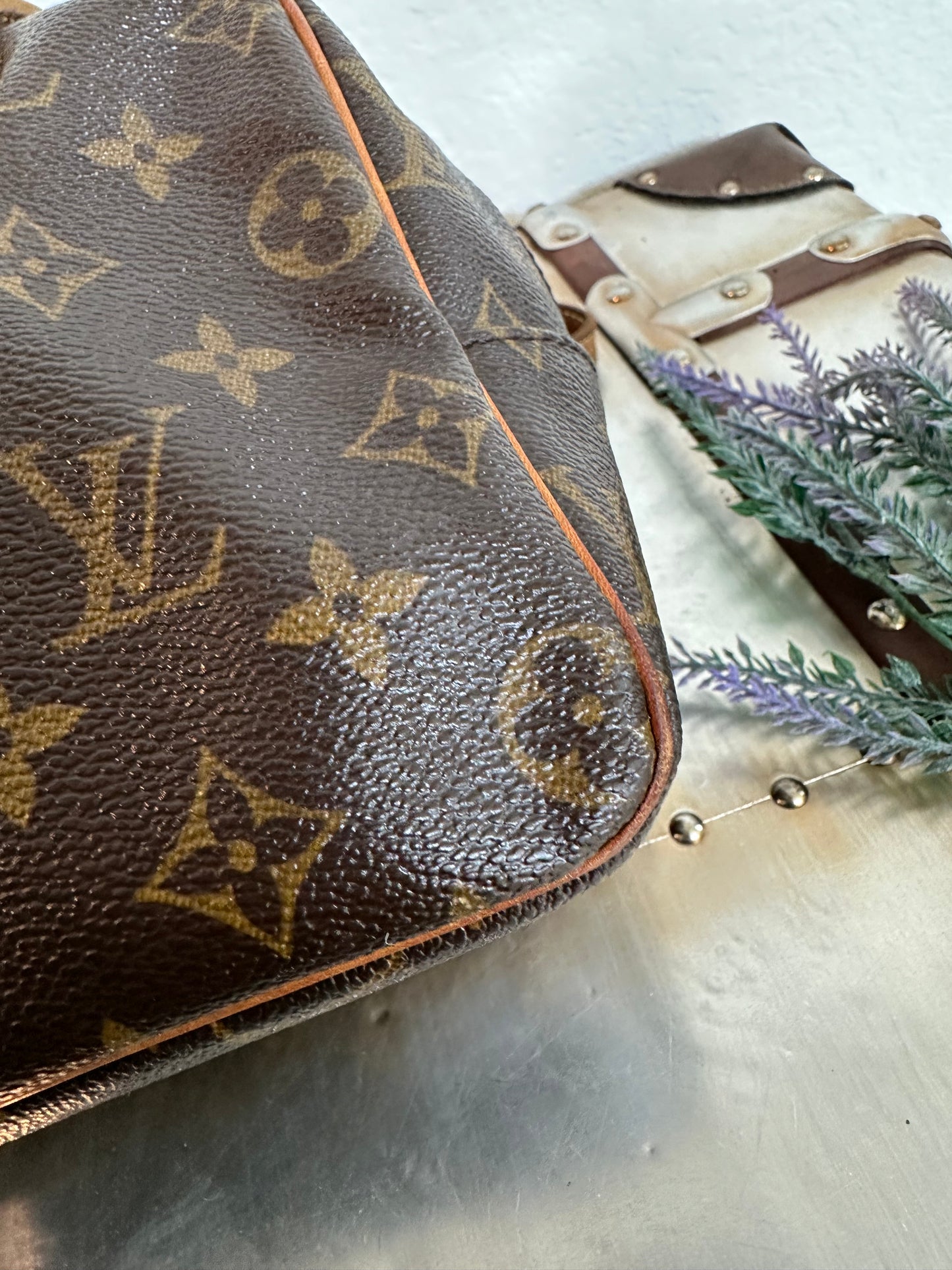 Pre-owned Authentic Louis Vuitton Cite MM Monogram Shoulder Bag