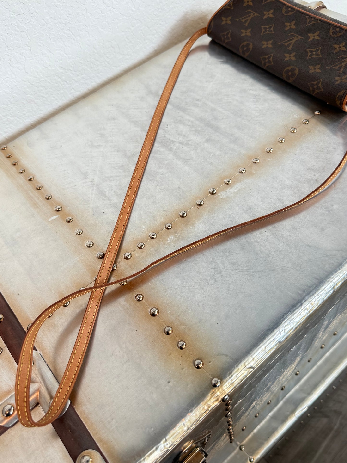 Pre-owned Authentic Louis Vuitton Pochette Twin GM Monogram Shoulder Bag