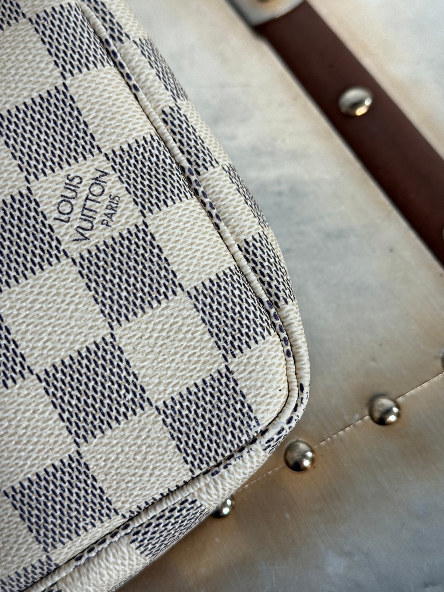 Pre-owned Louis Vuitton Pochette Accessoires Damier Azur Shoulder / Handbag