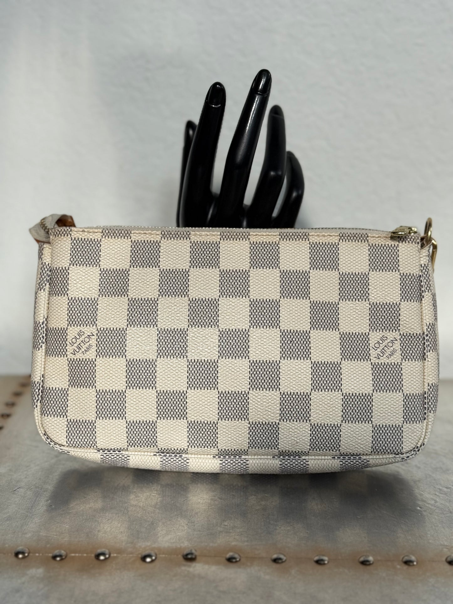 Pre-owned Louis Vuitton Pochette Accessoires Damier Azur Shoulder / Handbag