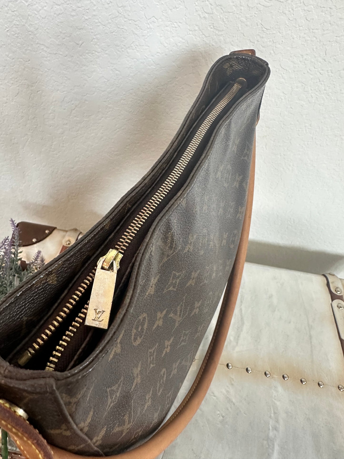 Pre-owned Authentic Louis Vuitton Looping GM Monogram Shoulder Bag