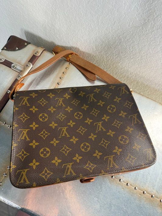 Pre-owned Louis Vuitton Cartouchiere GM Monogram Shoulder / Crossbody Bag