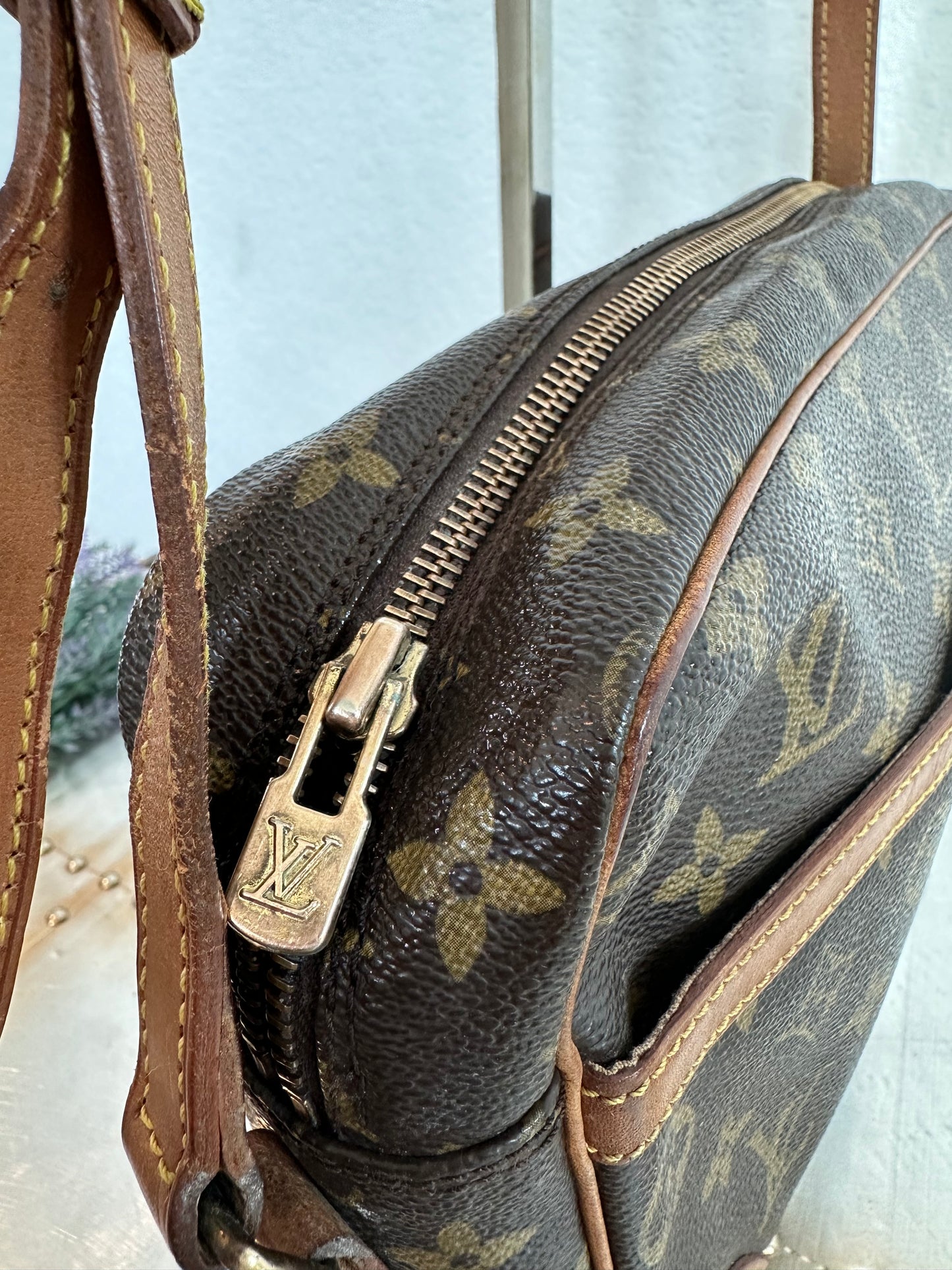 Pre-owned Authentic Louis Vuitton Trocadero 27 Monogram Crossbody Bag