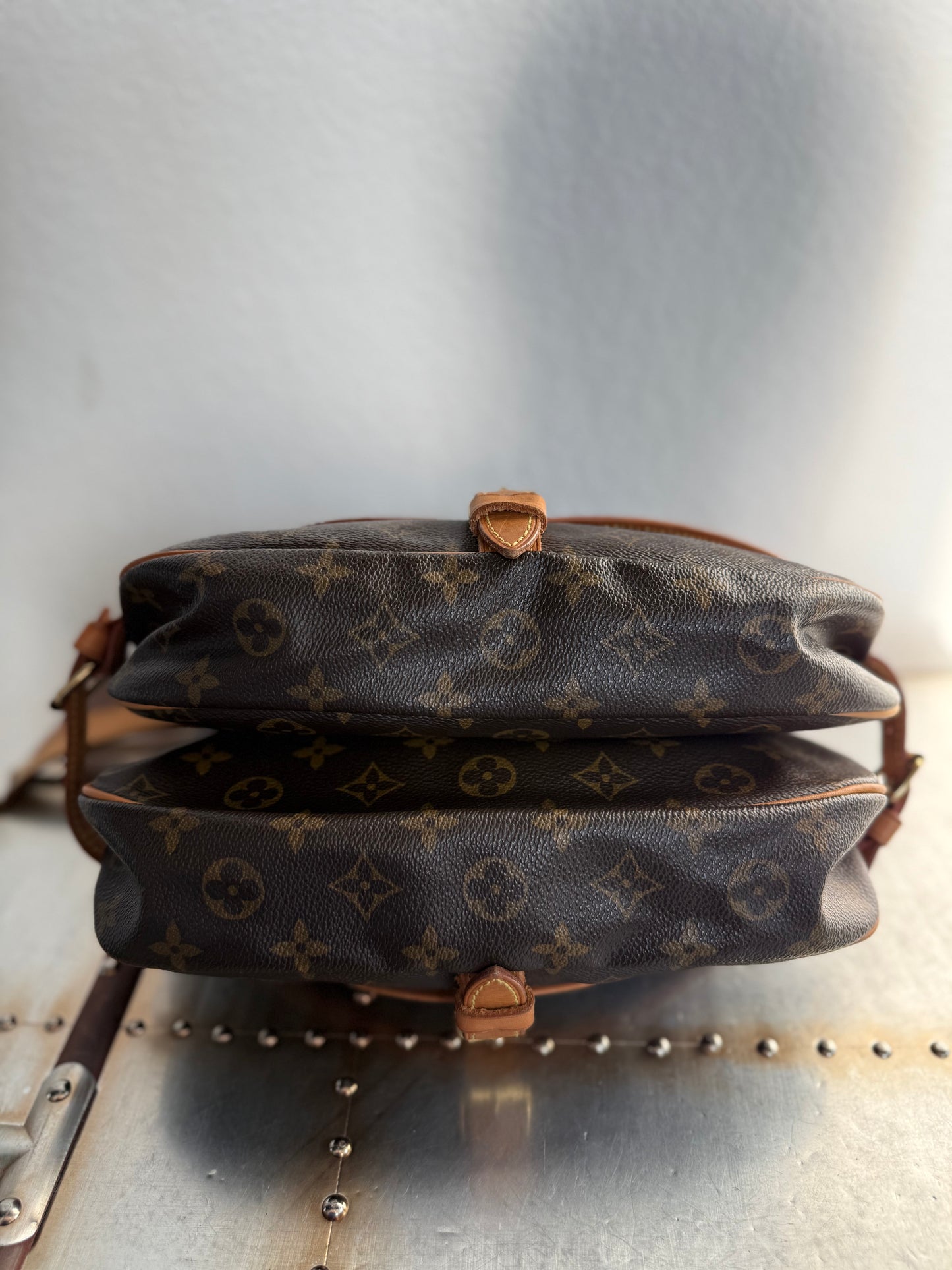 Pre-owned Authentic Louis Vuitton Saumur 30 Monogram Crossbody Bag