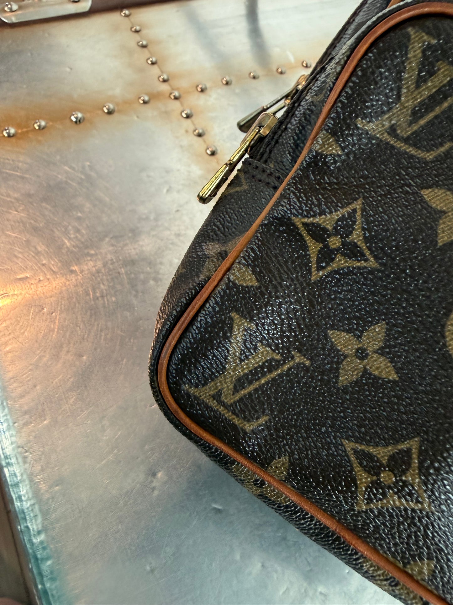 Pre-owned Louis Vuitton Mini Amazon Monogram Crossbody Bag
