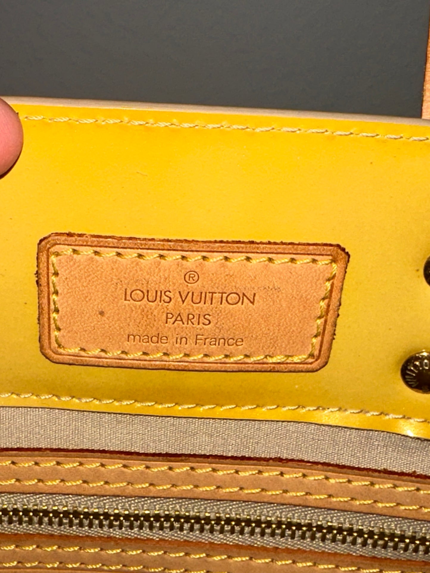 Pre-owned Authentic Louis Vuitton Reade PM Vernis Handbag