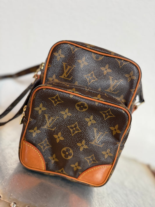 Pre-owned Authentic Louis Vuitton Amazon Monogram Crossbody Bag